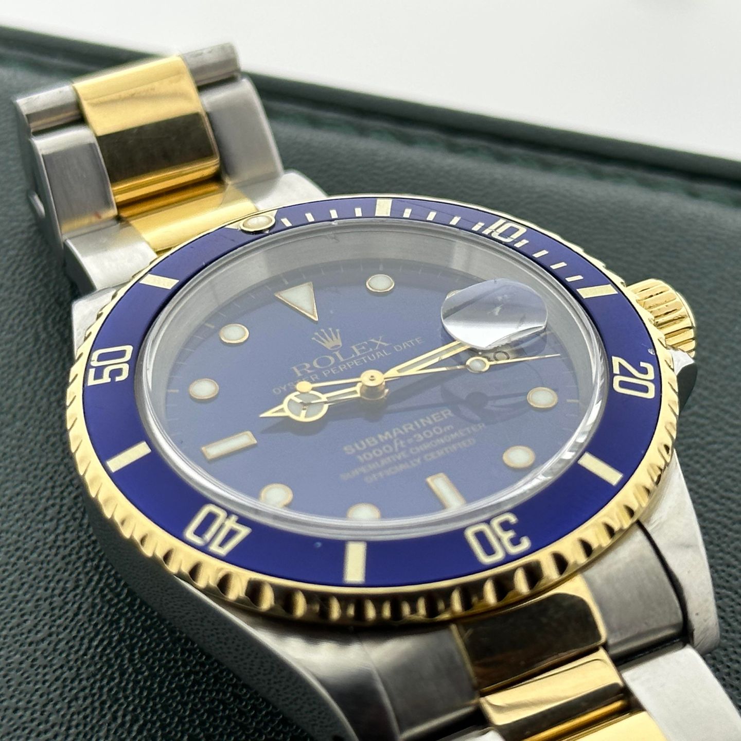 Rolex Submariner Date 16613 (1998) - Blue dial 40 mm Gold/Steel case (5/7)