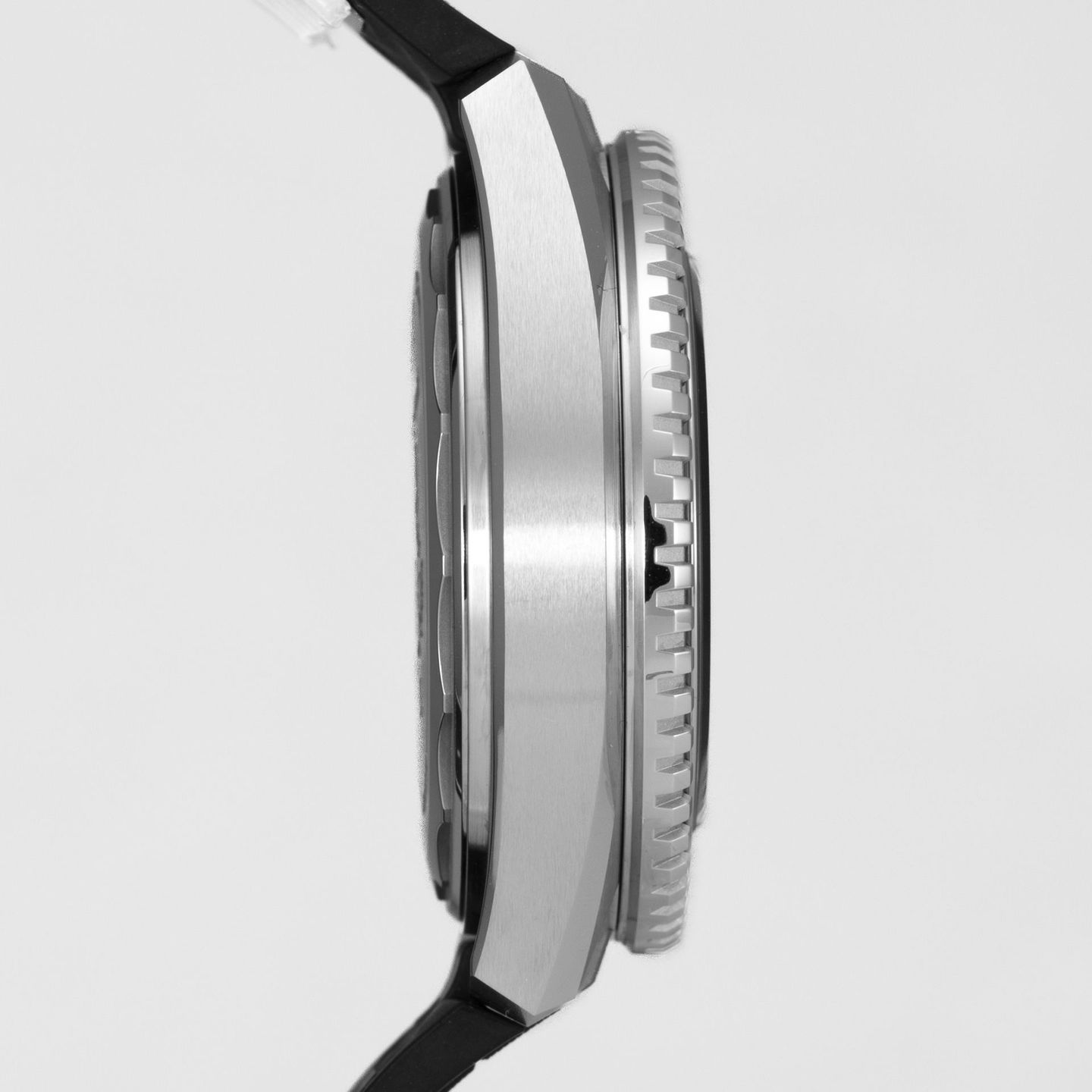 Omega Seamaster Planet Ocean 217.32.42.21.01.002 (2025) - Black dial 42 mm Titanium case (5/6)