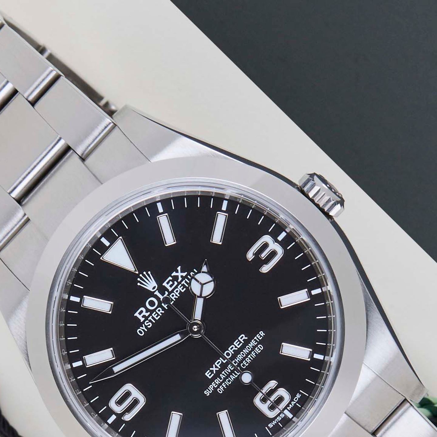 Rolex Explorer 214270 - (3/8)