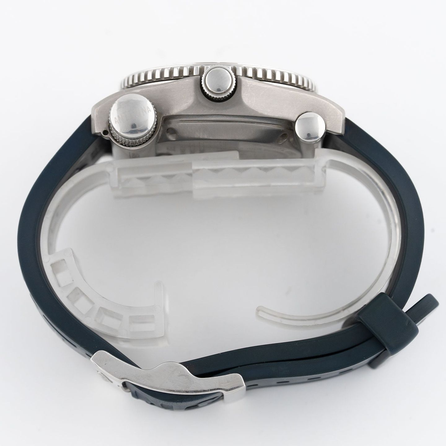 Breitling Emergency E56321 (2005) - 43 mm Titanium case (4/7)