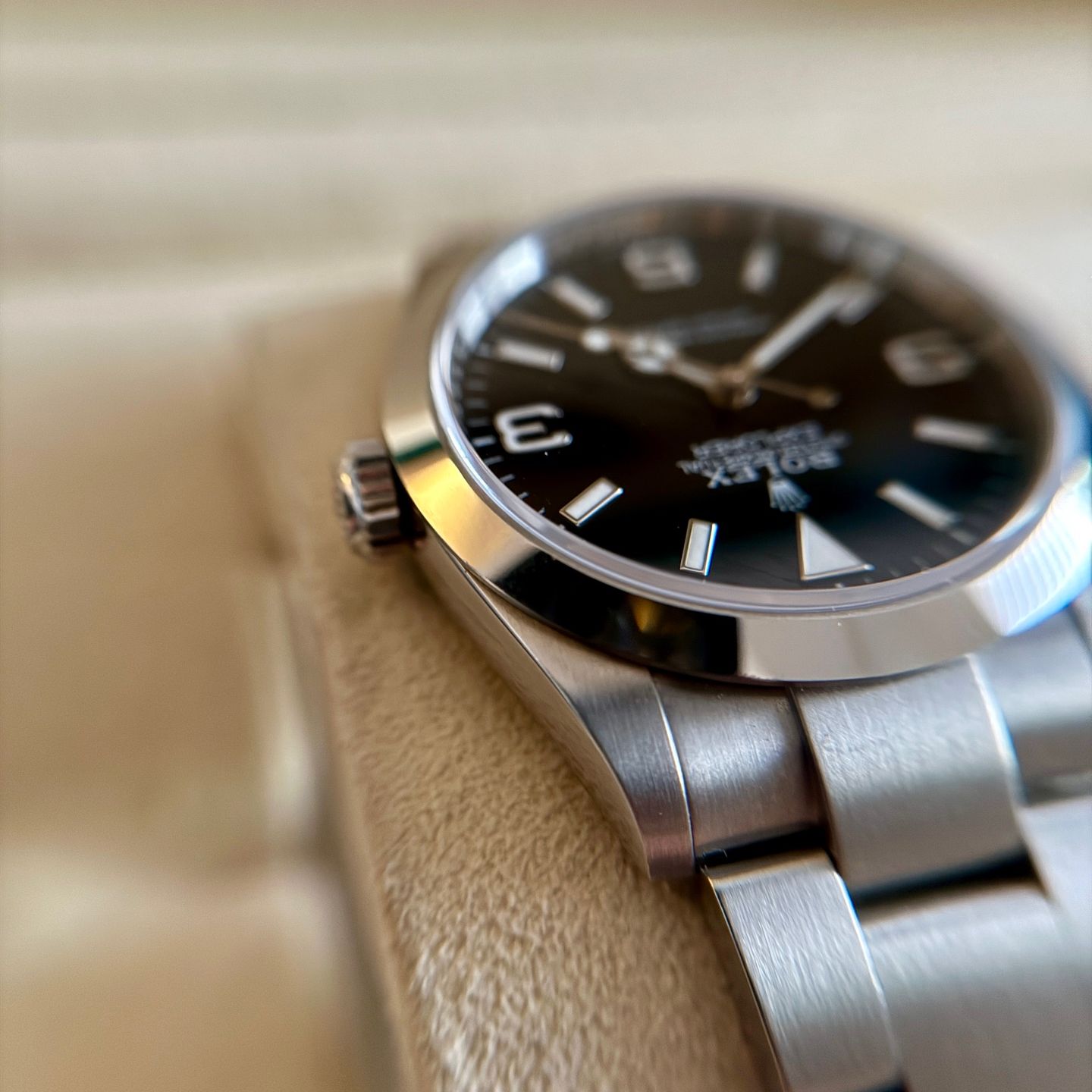 Rolex Explorer 224270 (2024) - Zwart wijzerplaat 40mm Staal (4/8)
