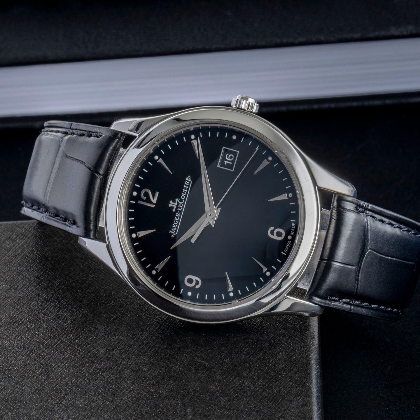 Jaeger-LeCoultre Master Control Date Q1548470 - (2/8)