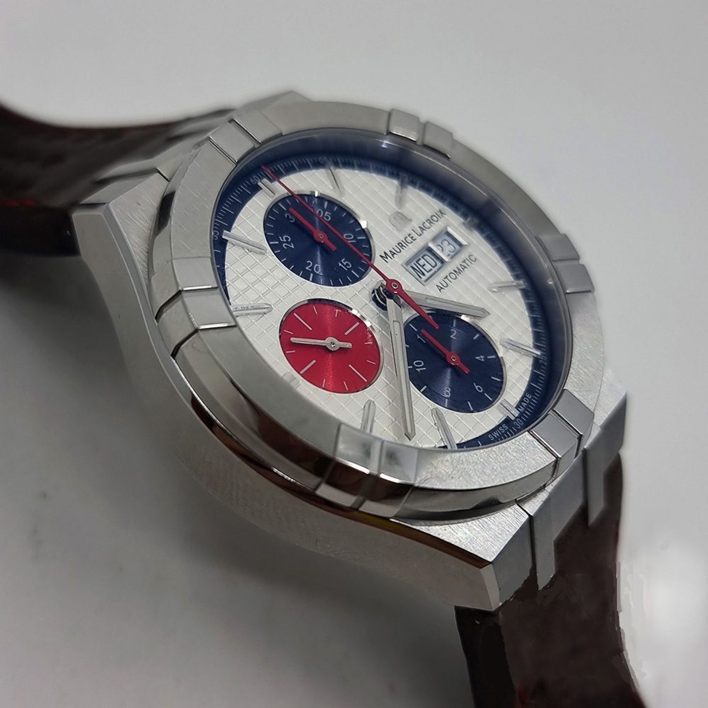 Maurice Lacroix Aikon AI6038-SS001-133-4 (2025) - Zilver wijzerplaat 44mm Staal (4/8)