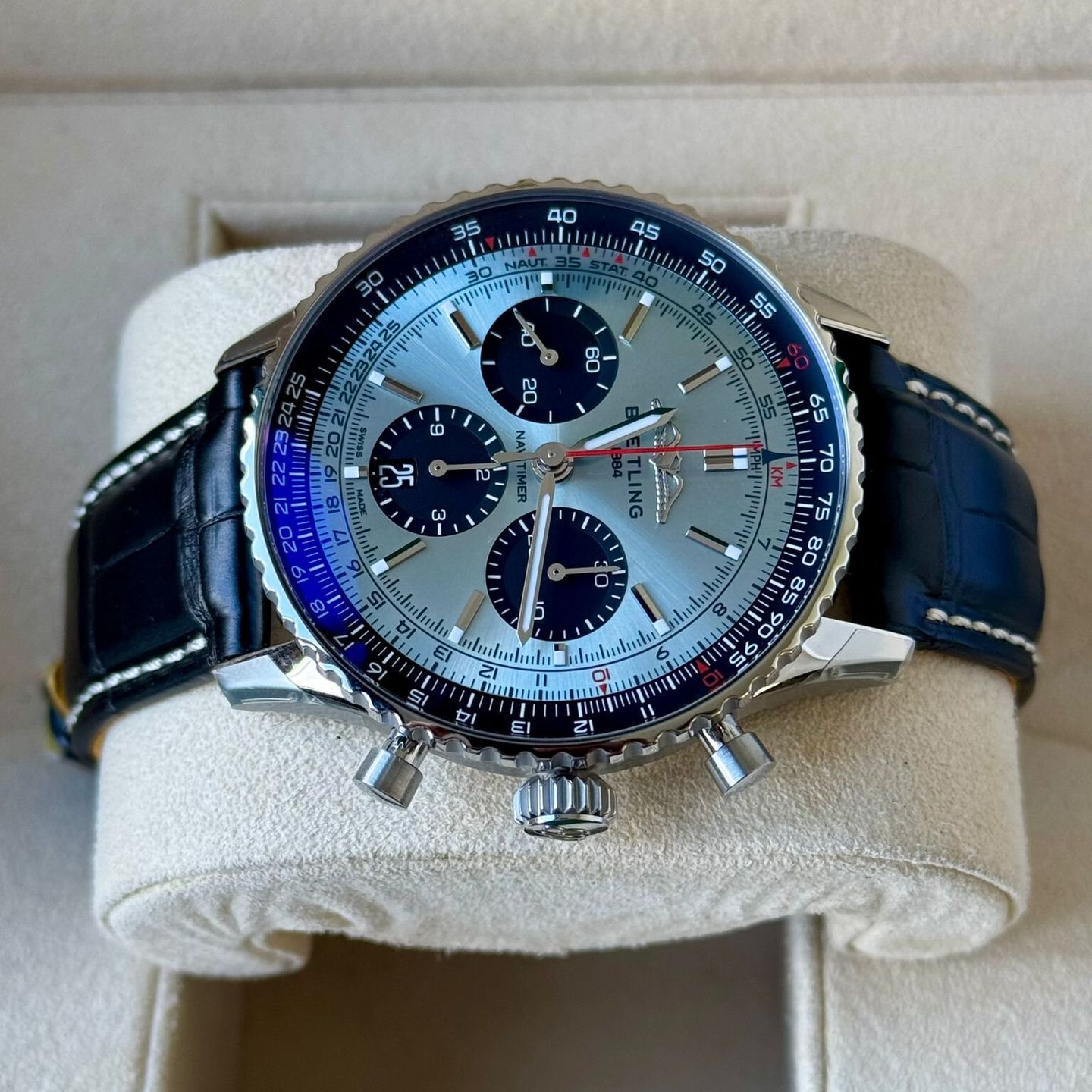 Breitling Navitimer 1 B01 Chronograph AB0138241C1P1 (2024) - Blue dial 43 mm Steel case (4/7)