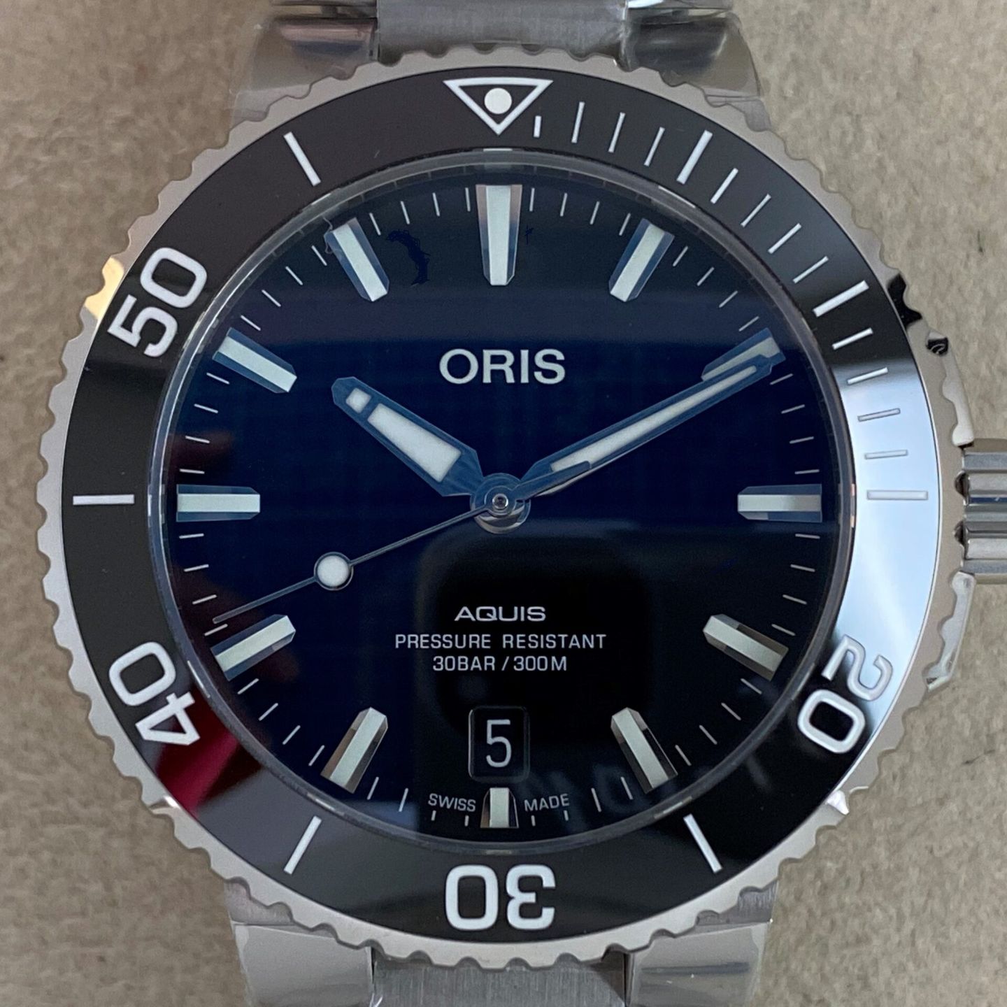Oris Aquis Date 01 733 7732 4134-07 8 21 05PEB (Unknown (random serial)) - Black dial 40 mm Steel case (1/5)