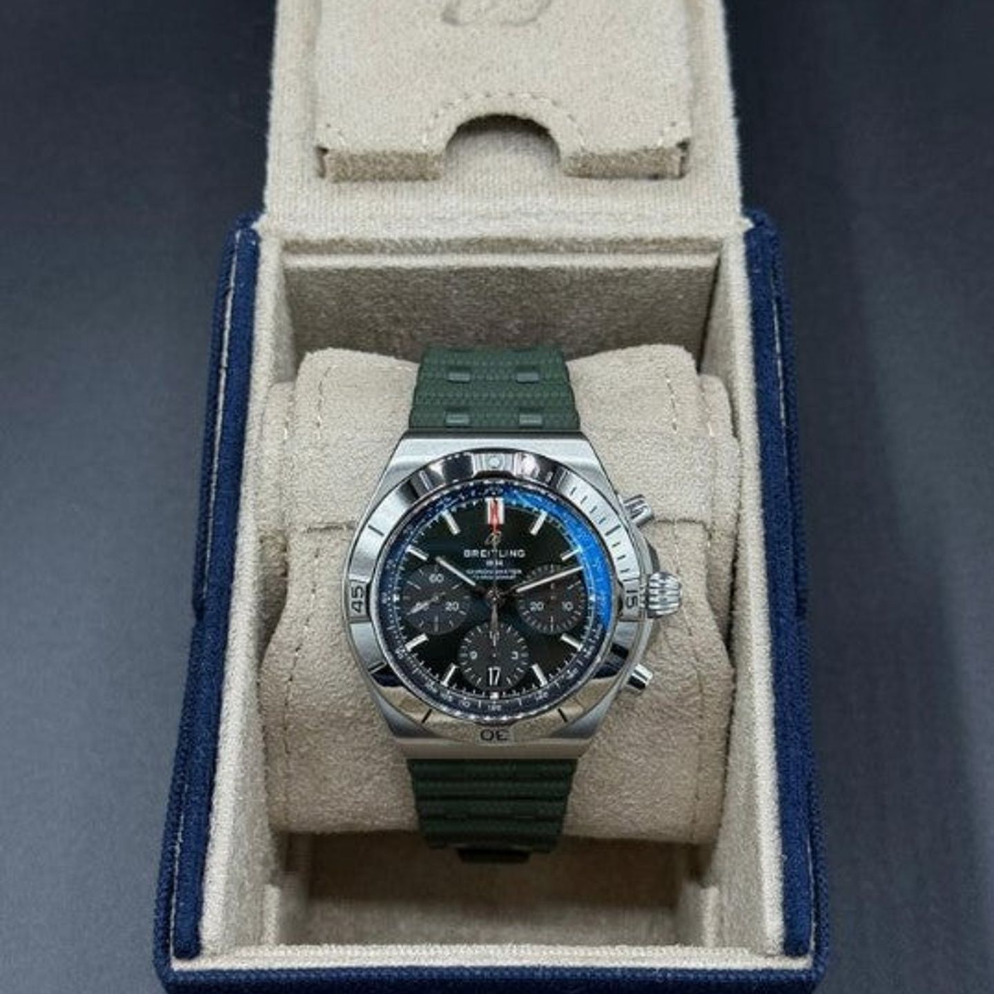 Breitling Chronomat AB0158101L1S1 (2026) - Green dial 42 mm Steel case (1/1)
