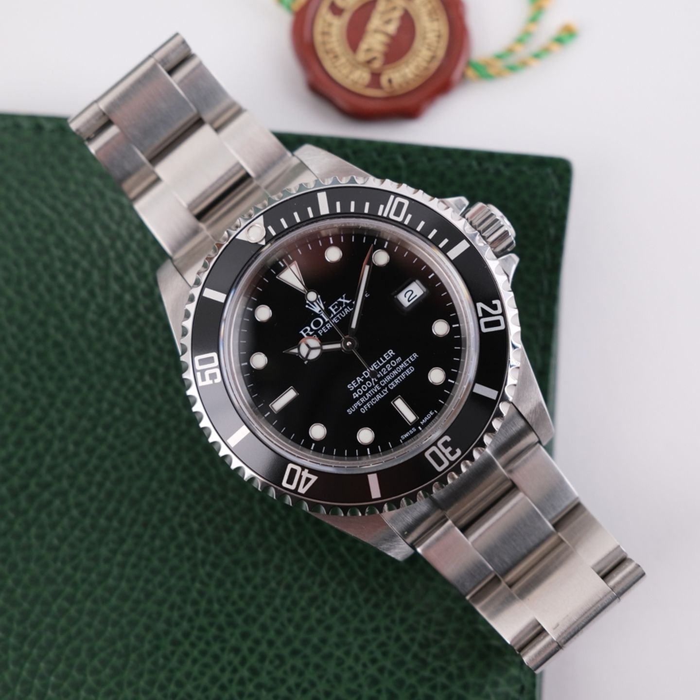 Rolex Sea-Dweller 4000 16600 (2003) - Black dial 40 mm Steel case (3/8)
