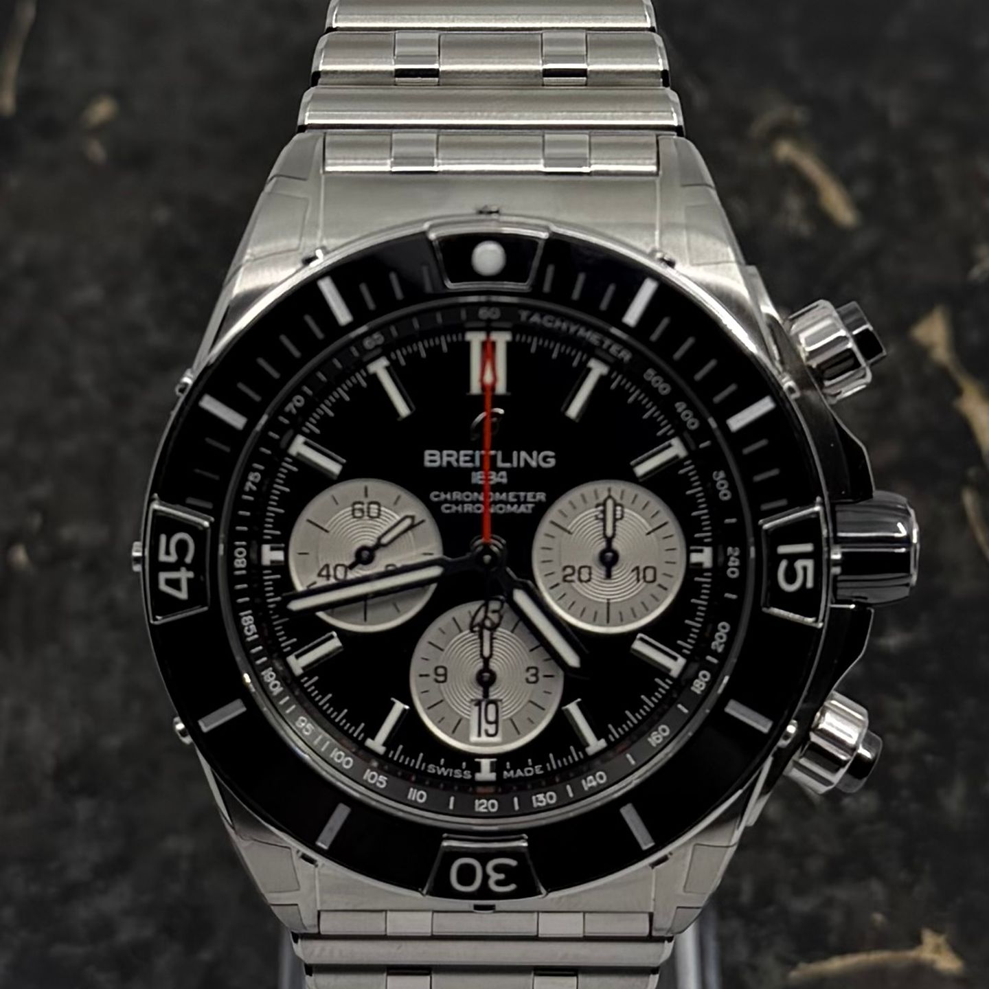 Breitling Chronomat AB0136251B1A1 (2026) - Black dial 44 mm Steel case (2/8)