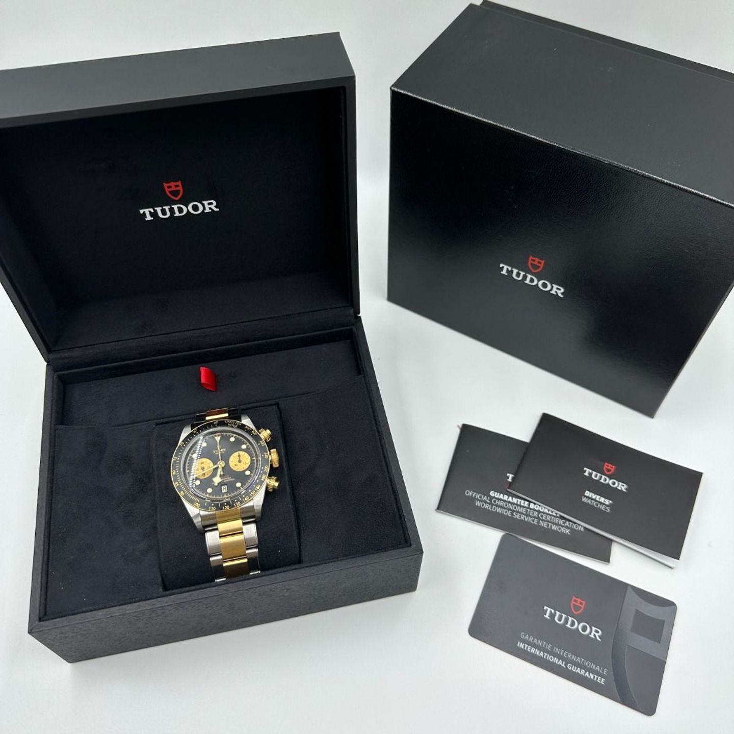 Tudor Black Bay Chrono 79363N-0001 (2023) - Black dial 41 mm Gold/Steel case (2/8)