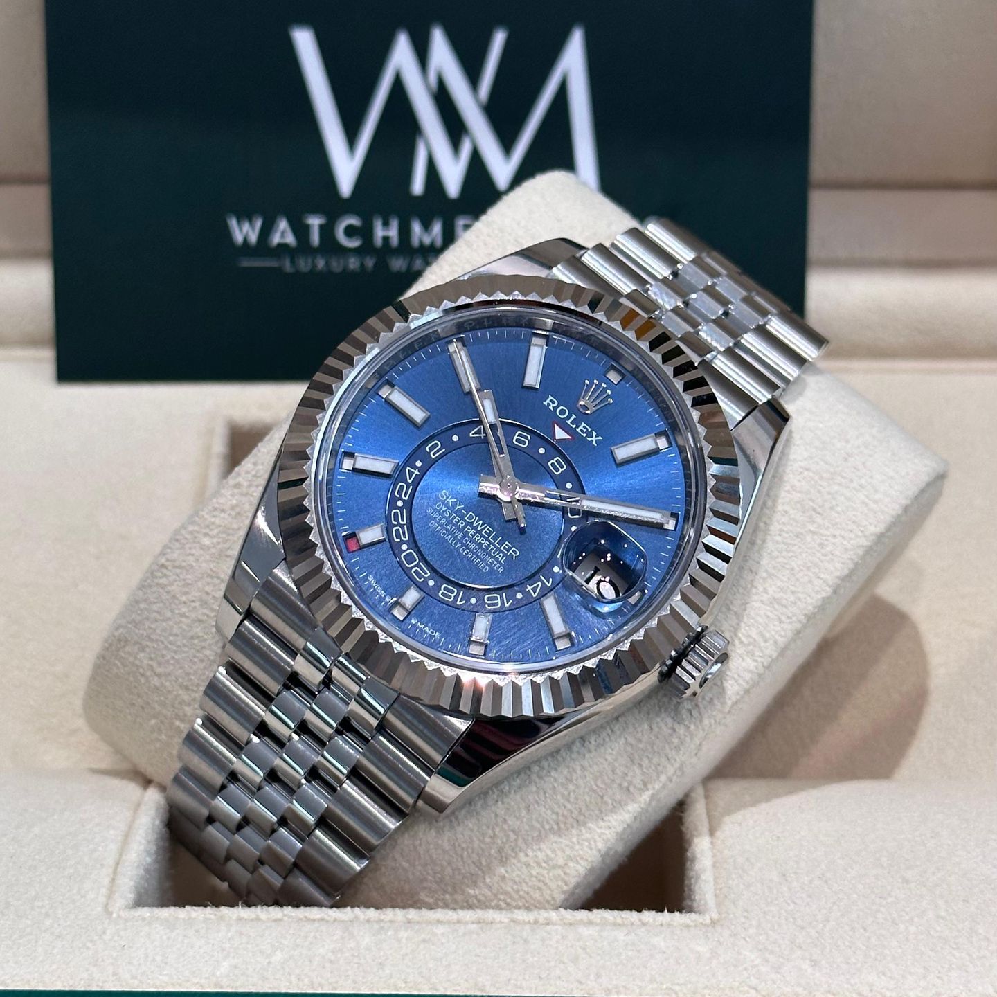 Rolex Sky-Dweller 336934 (2024) - Blue dial 42 mm Gold/Steel case (1/6)