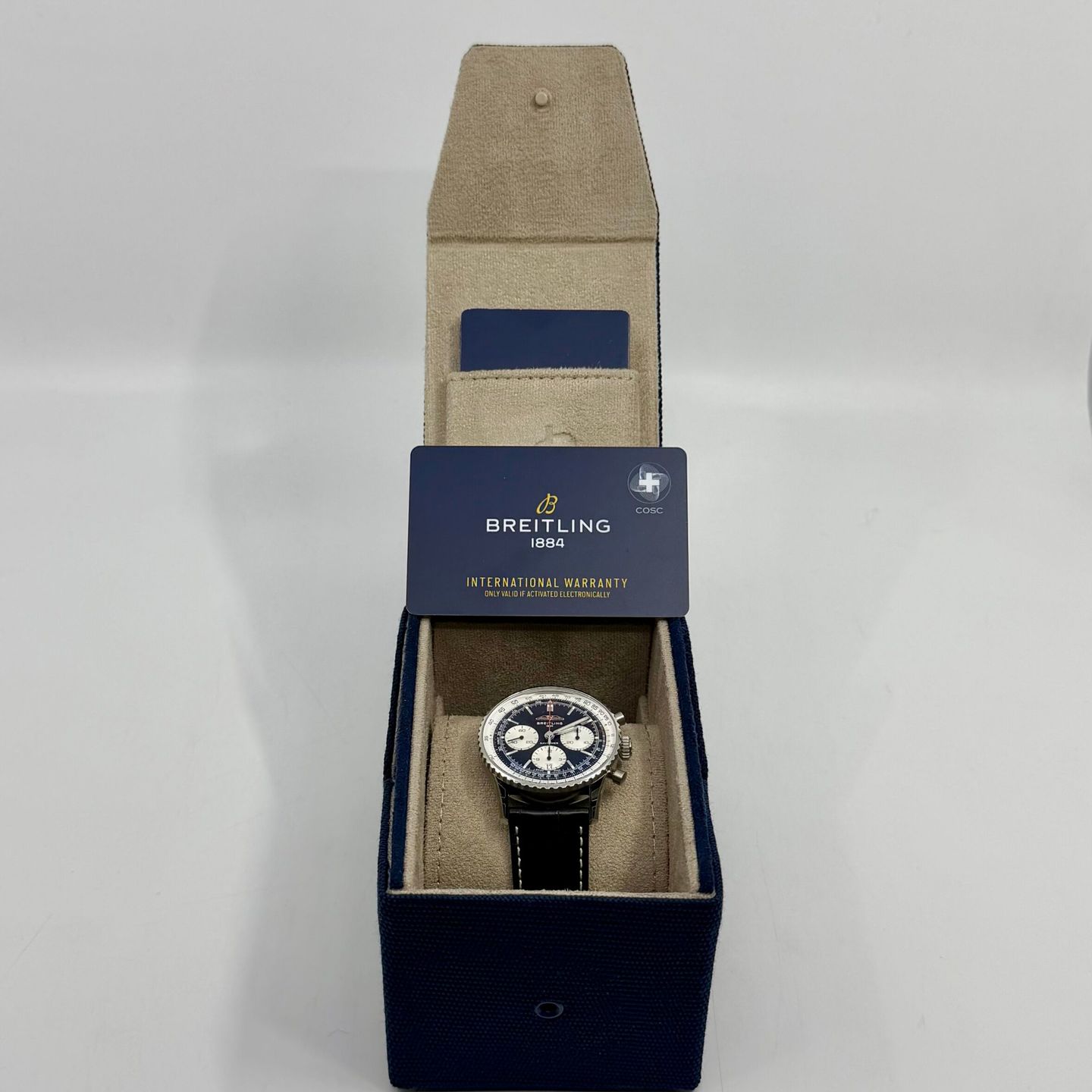 Breitling Navitimer 1 B01 Chronograph AB0139211B1P1 (2026) - Black dial 41 mm Steel case (3/8)