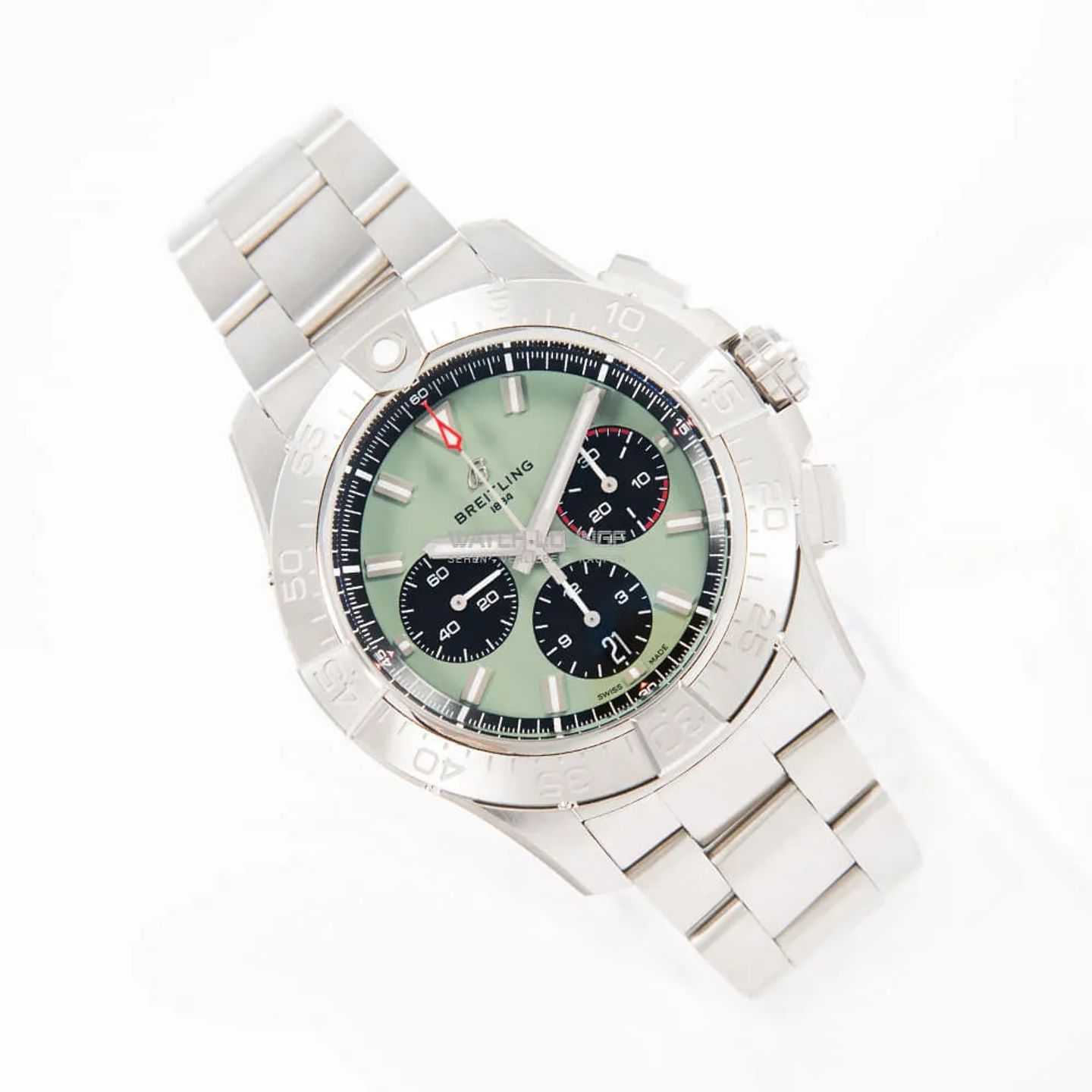 Breitling Avenger AB0147101L1A1 (2025) - Groen wijzerplaat 44mm Staal (2/8)