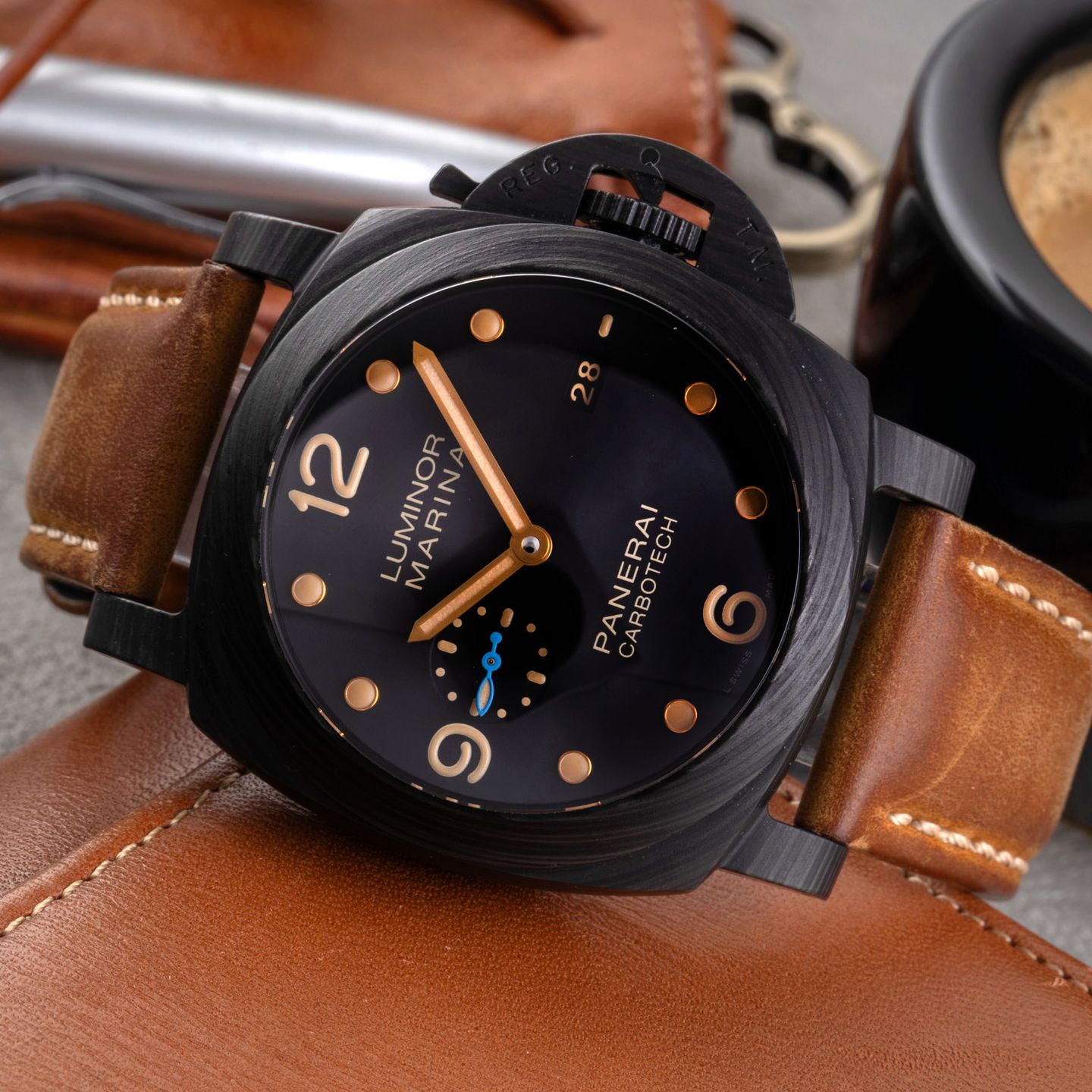 Panerai Luminor Marina 1950 3 Days Automatic PAM00661 (Unknown (random serial)) - Black dial 44 mm Carbon case (2/8)