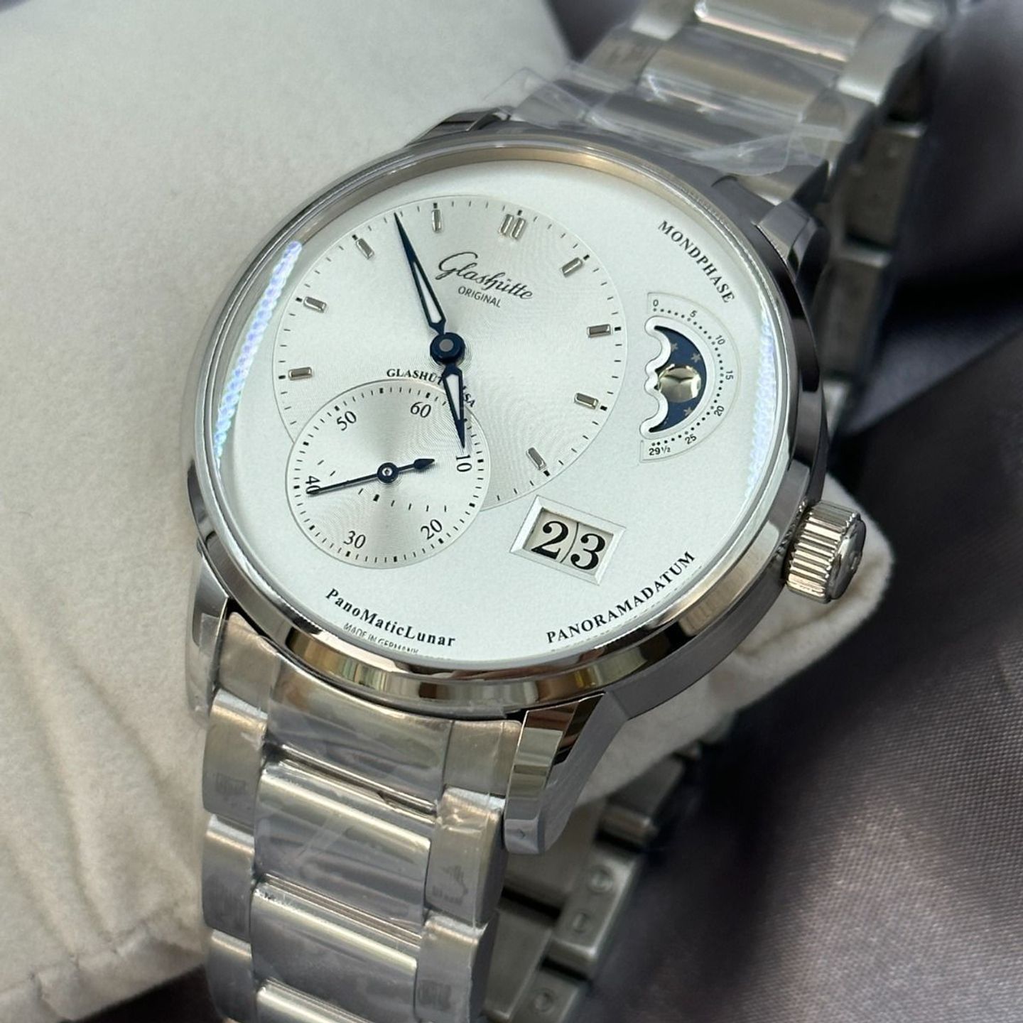 Glashütte Original PanoMaticLunar 1-90-02-42-32-71 (2024) - Silver dial 40 mm Steel case (3/8)