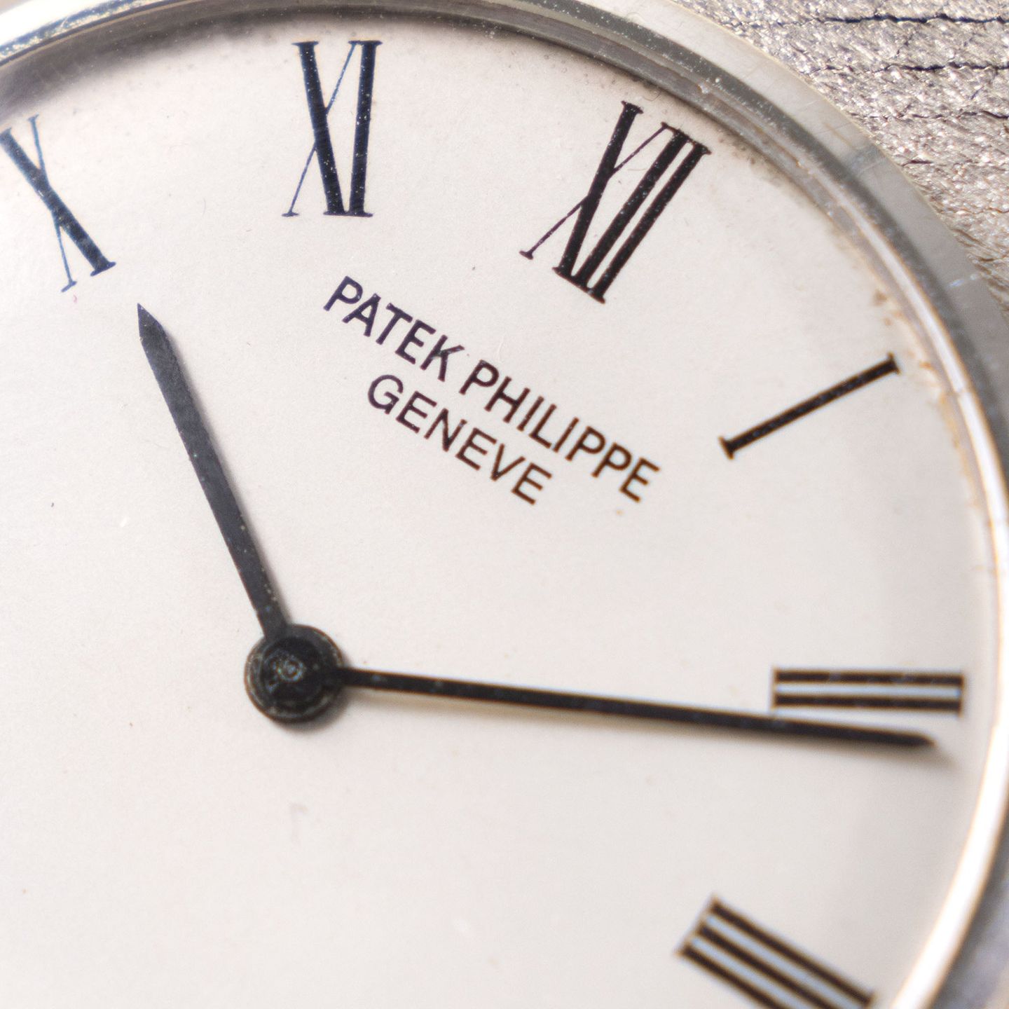Patek Philippe Calatrava 3513 (1966) - 30mm Witgoud (2/7)