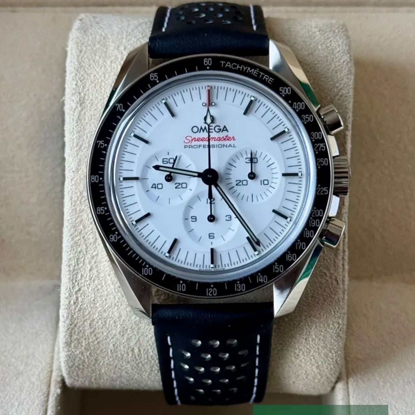 Omega Speedmaster Professional Moonwatch 310.32.42.50.04.002 (2025) - Wit wijzerplaat 42mm Staal (2/7)