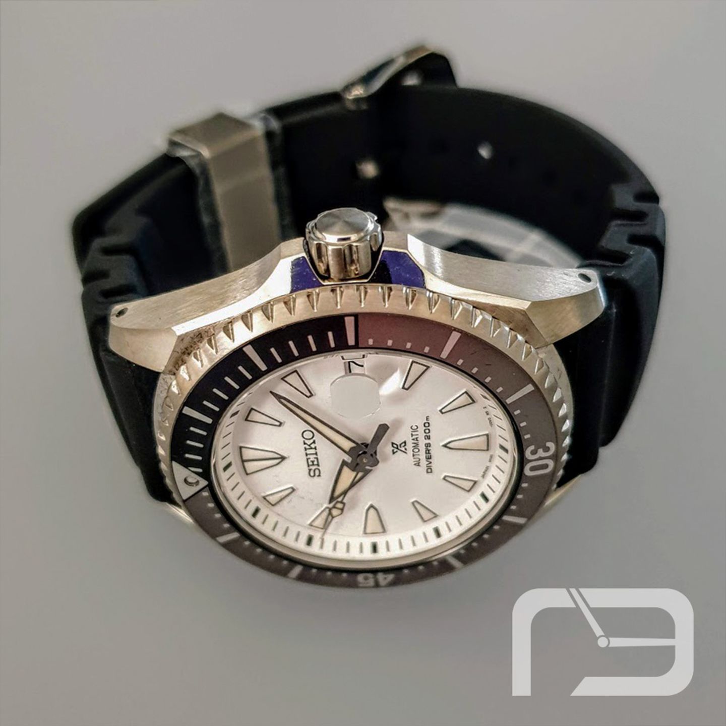 Seiko Prospex SPB191J1 (2024) - Wit wijzerplaat 43mm Titanium (5/8)