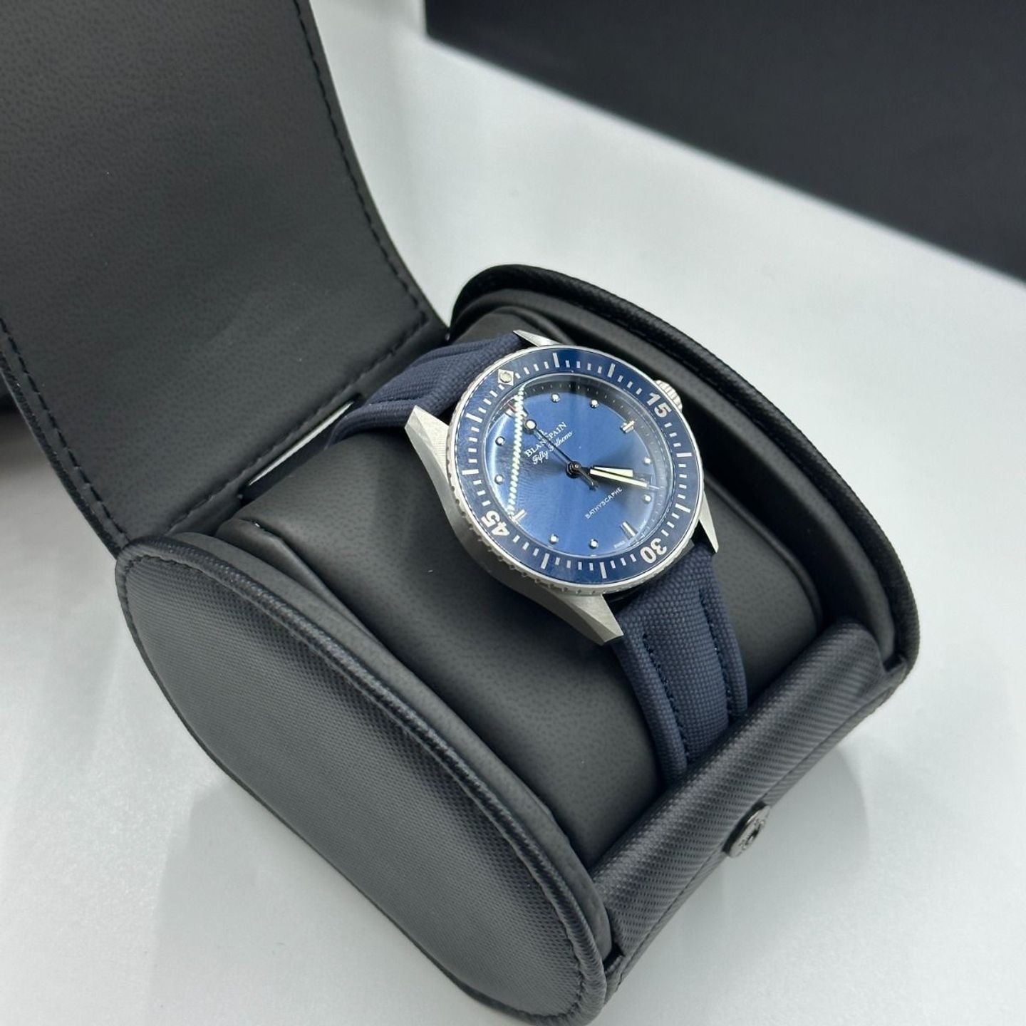 Blancpain Fifty Fathoms 5100-1140-O52A (2024) - Blauw wijzerplaat 38mm Staal (7/8)