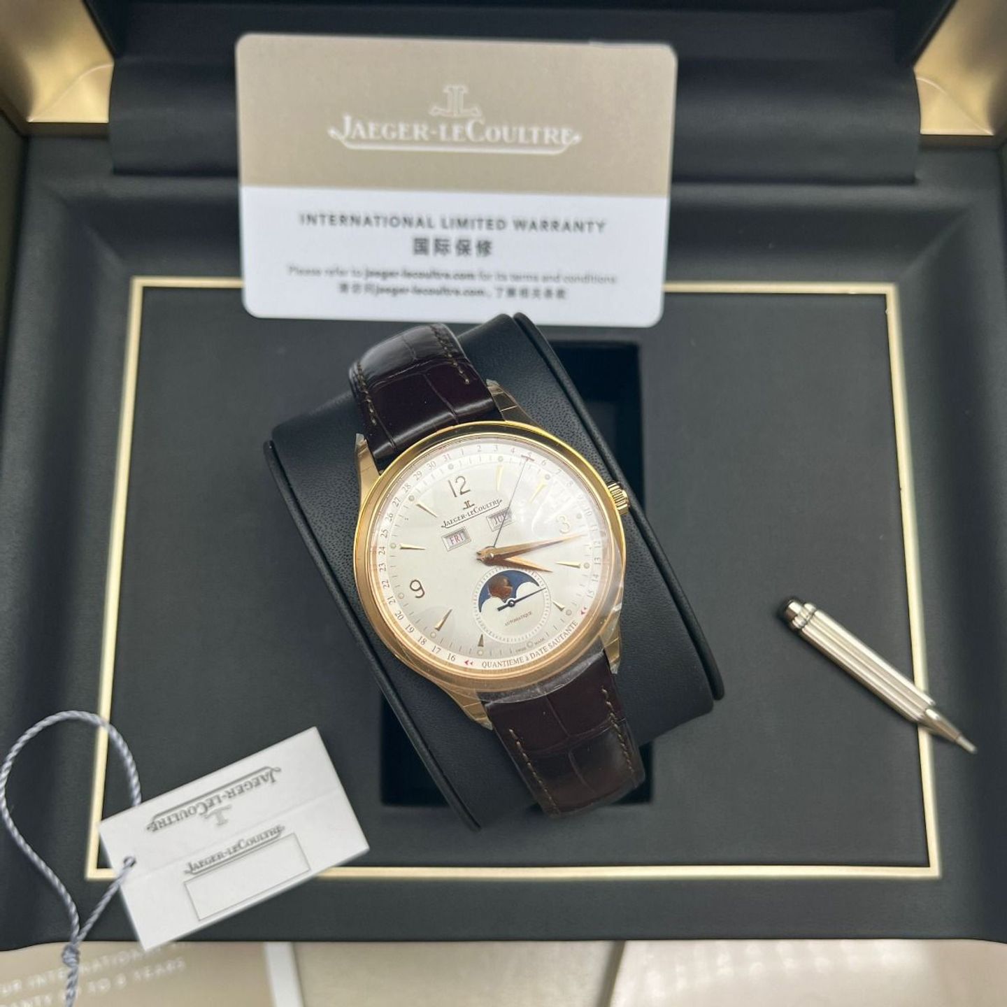 Jaeger-LeCoultre Master Calendar Q4142520 (2024) - White dial 40 mm Rose Gold case (3/8)