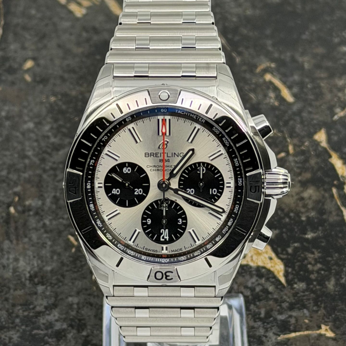 Breitling Chronomat 42 AB0134101G1A1 (2025) - Silver dial 42 mm Steel case (2/8)