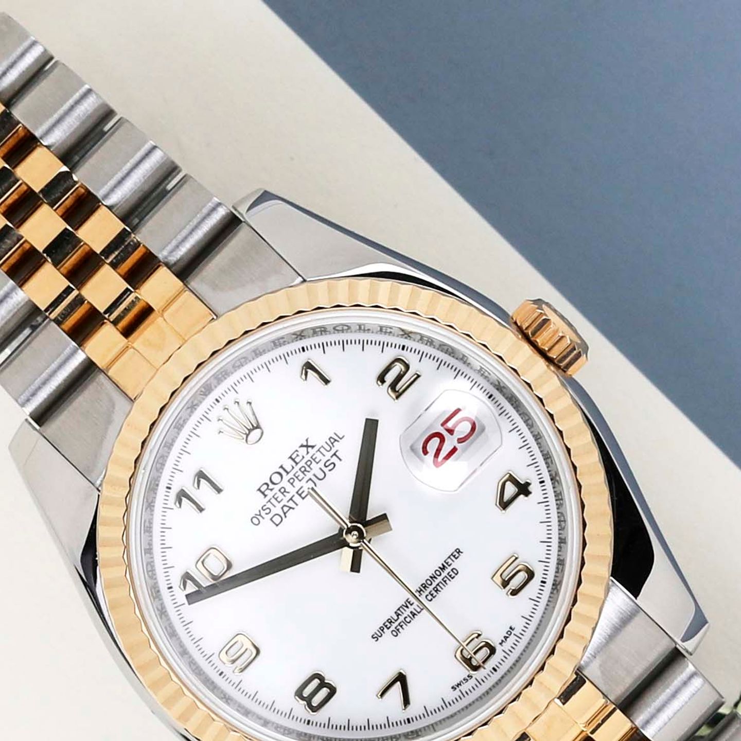 Rolex Datejust 36 116233 (2008) - Wit wijzerplaat 36mm Goud/Staal (3/8)