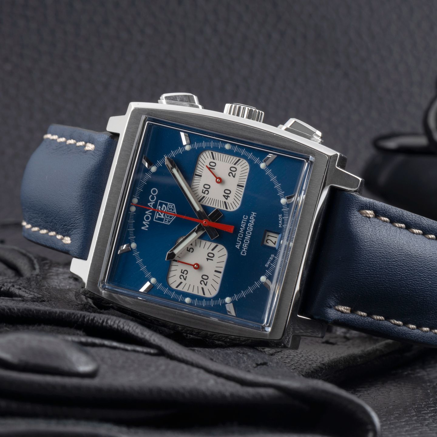 TAG Heuer Monaco CW2113 (2008) - Blue dial 38 mm Steel case (2/8)