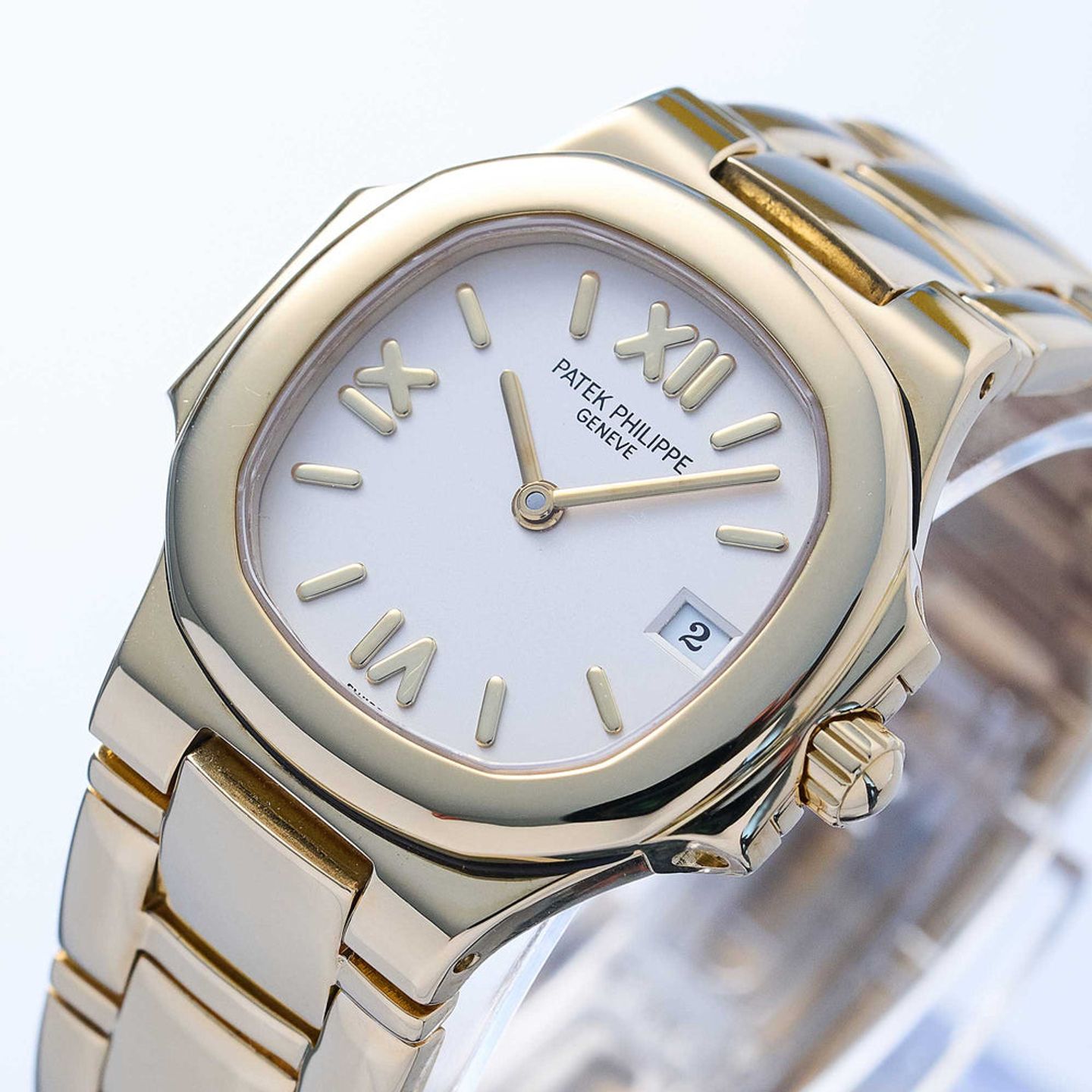 Patek Philippe Nautilus 4700 (2007) - White dial 29 mm Yellow Gold case (2/8)