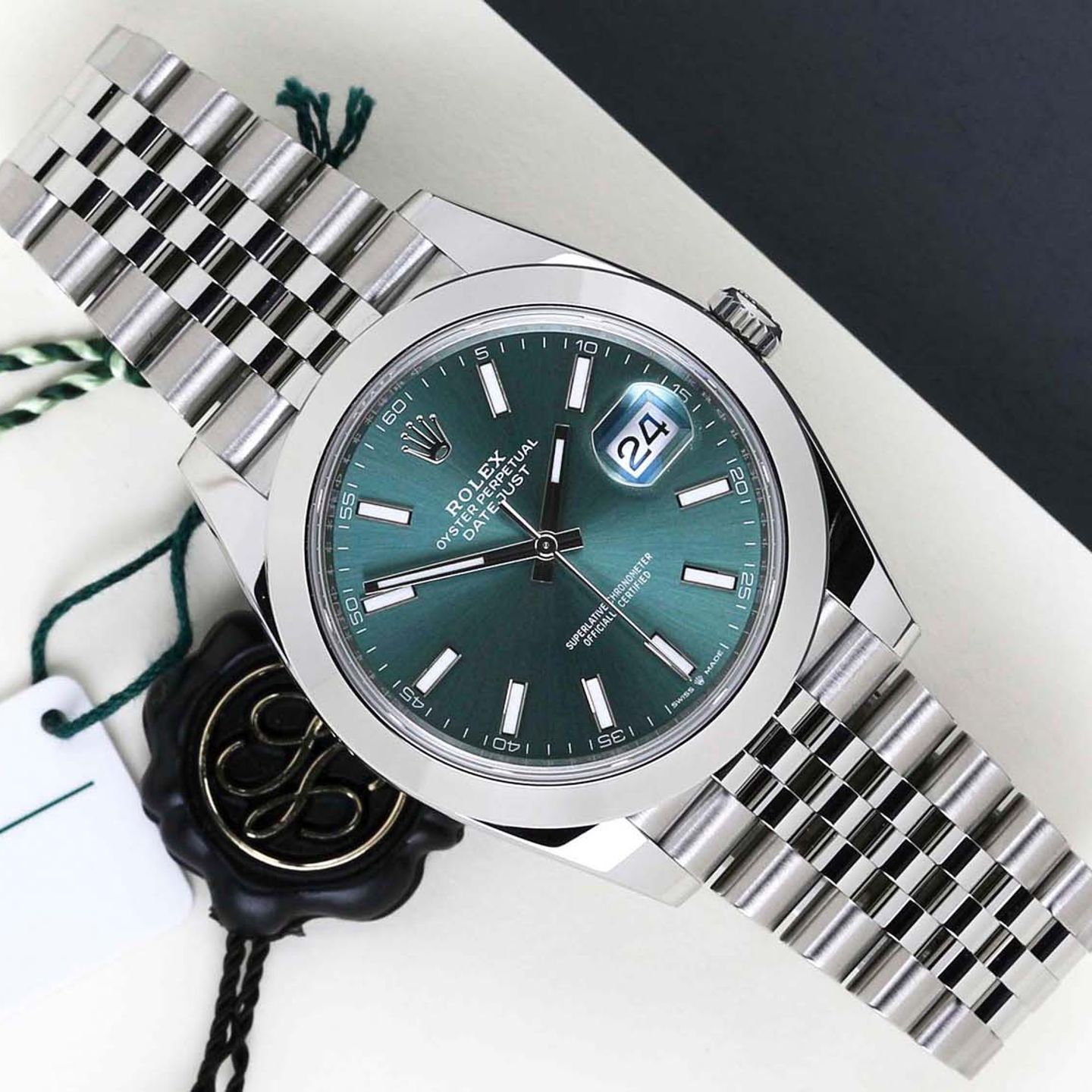 Rolex Datejust 41 126300 (2024) - Groen wijzerplaat 41mm Staal (1/8)