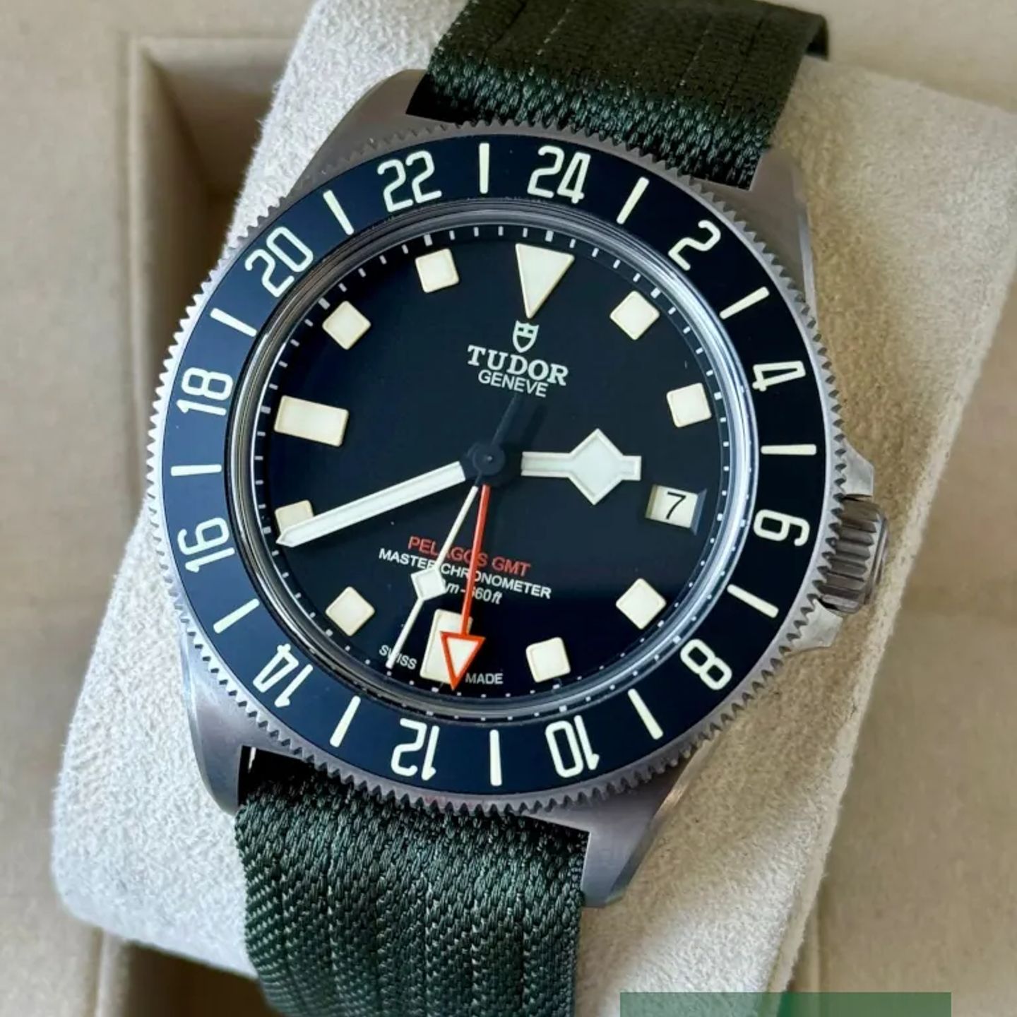 Tudor Pelagos 2542G257NU (2025) - Black dial 42 mm Titanium case (3/7)