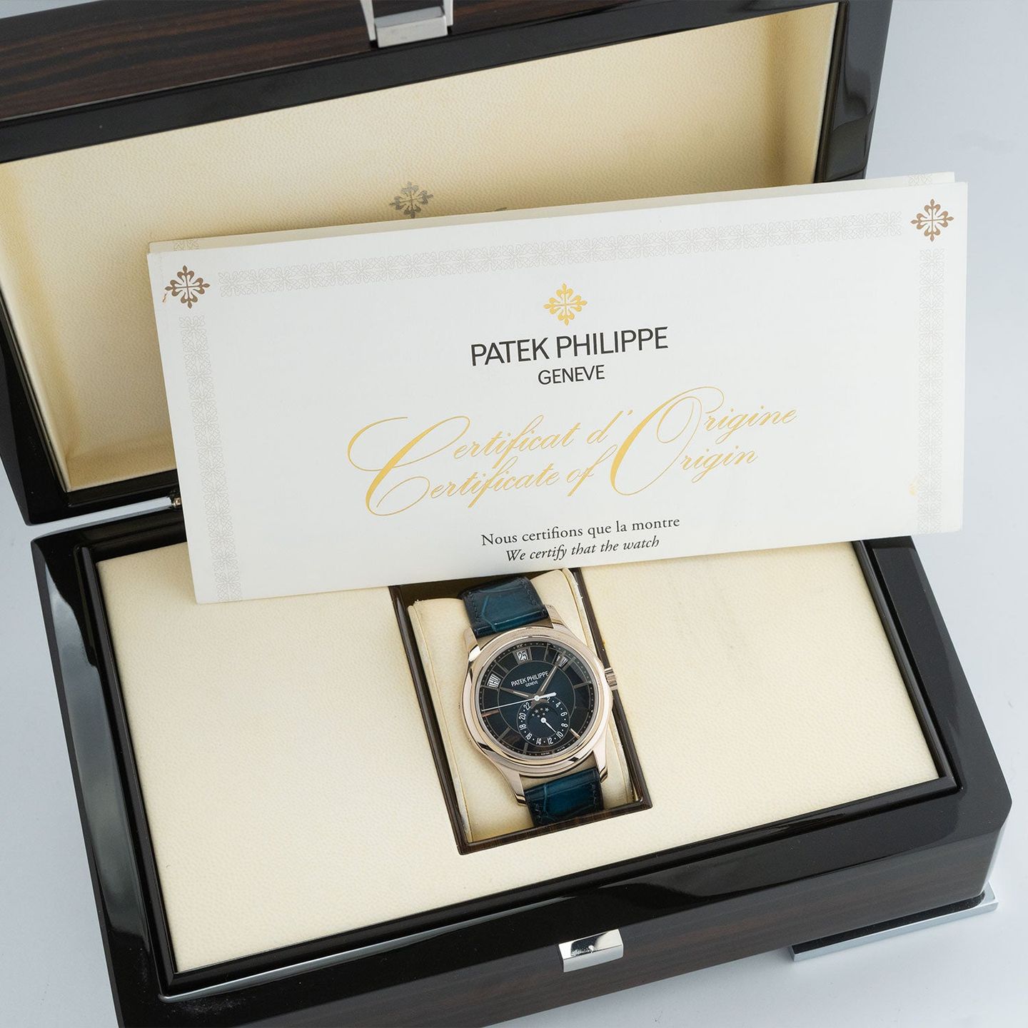 Patek Philippe Annual Calendar 5205G-013 (2019) - Blauw wijzerplaat 40mm Witgoud (7/7)