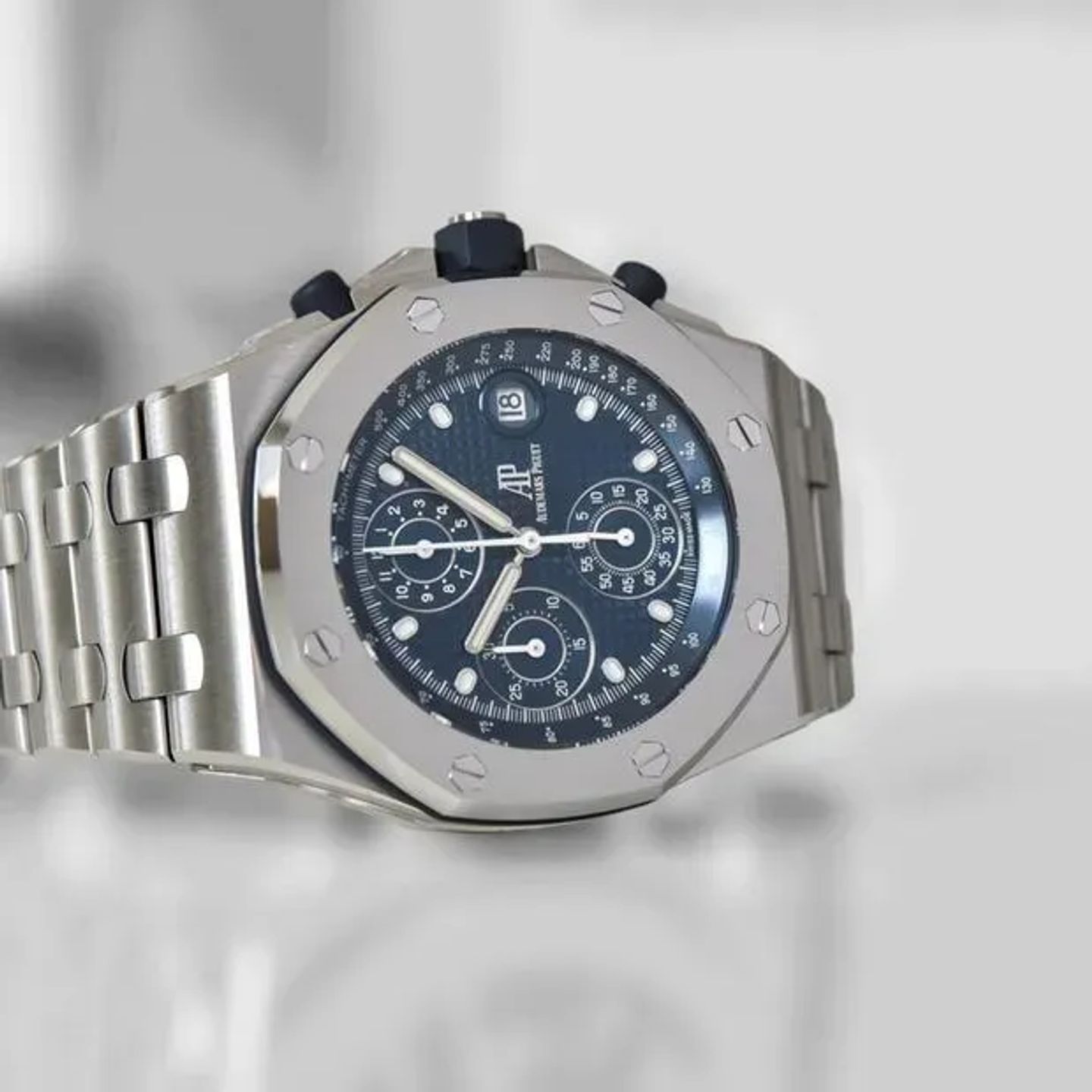 Audemars Piguet Royal Oak Offshore 26238ST.OO.2000ST.01 (2024) - Blue dial 42 mm Steel case (6/6)