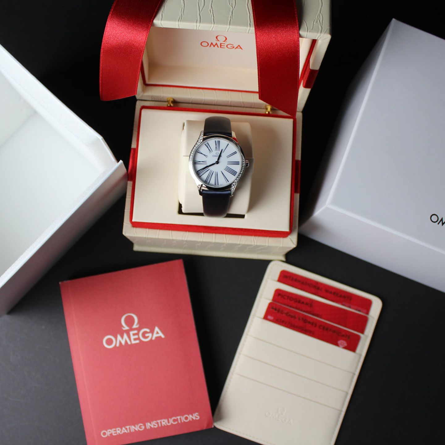 Omega De Ville Trésor 428.17.36.60.04.001 (2024) - White dial 36 mm Steel case (2/5)