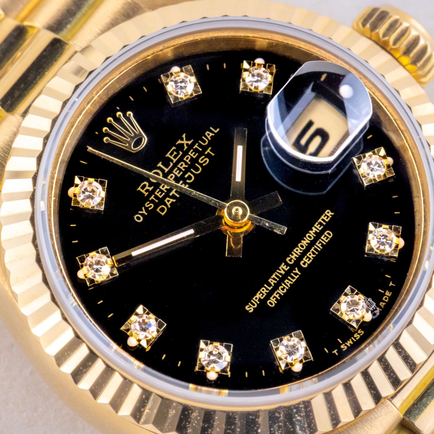 Rolex Lady-Datejust 69178 (1989) - Black dial 26 mm Yellow Gold case (2/8)