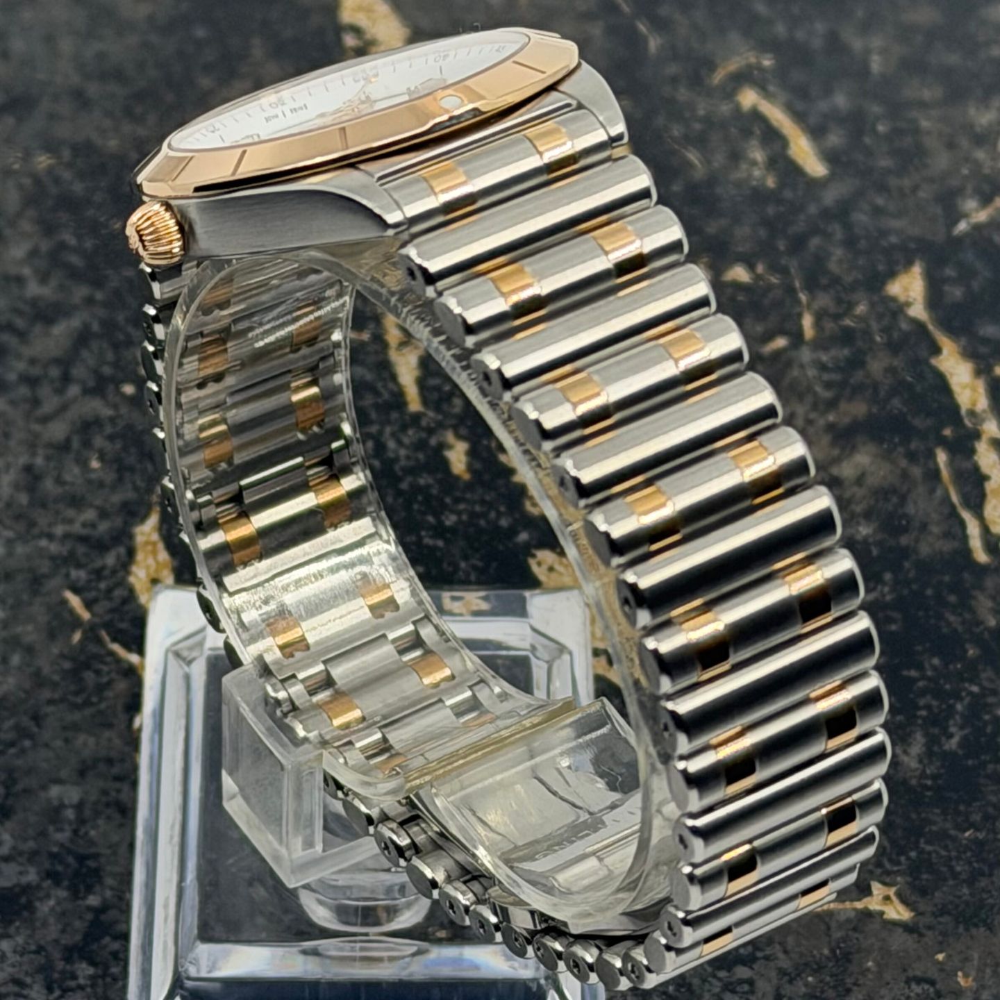 Breitling Chronomat U77310101A2U1 (2026) - Pearl dial 32 mm Gold/Steel case (6/8)