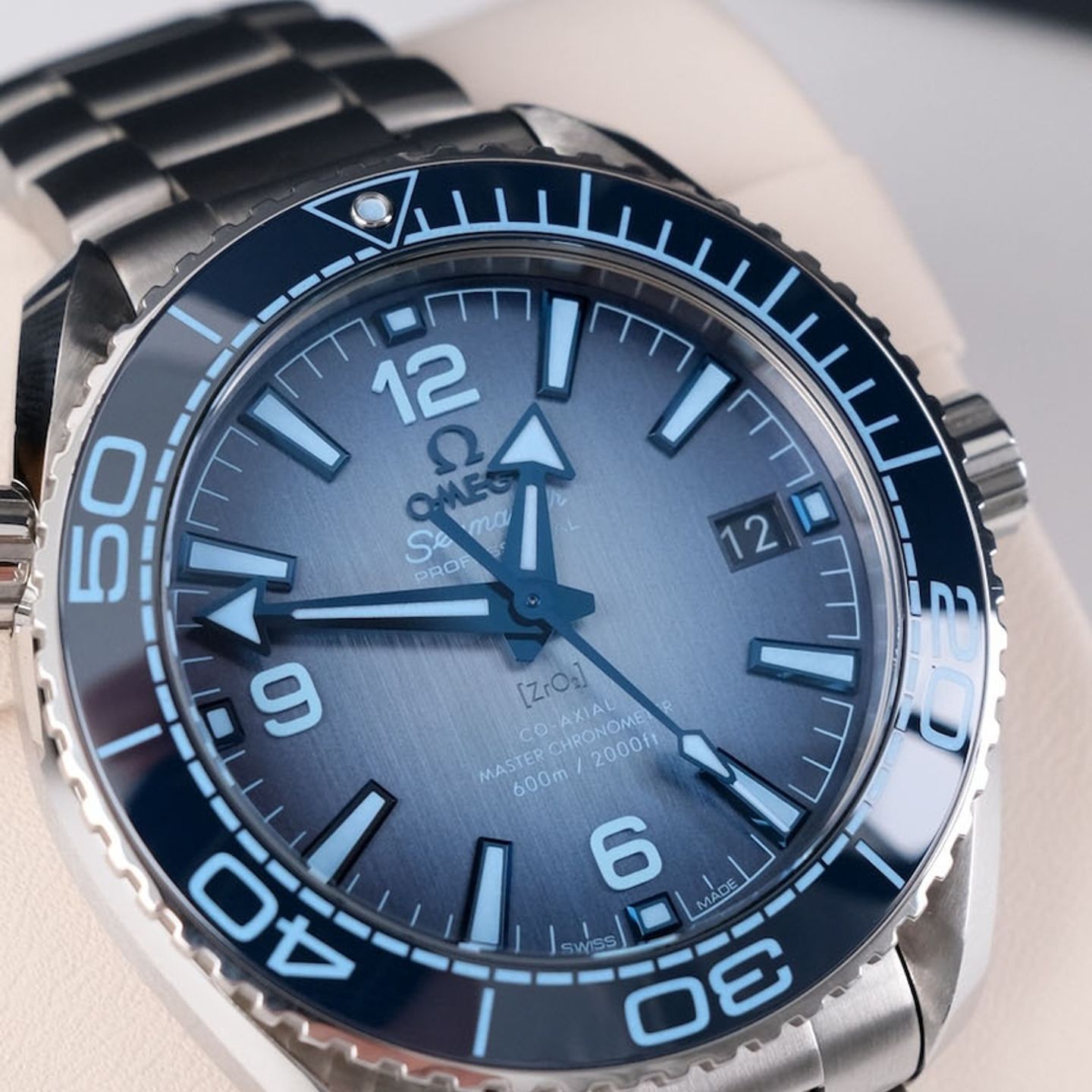 Omega Seamaster Planet Ocean 215.30.40.20.03.002 - (2/8)