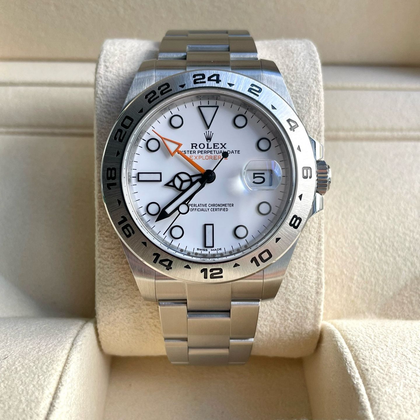 Rolex Explorer II 216570 (2021) - Wit wijzerplaat 42mm Staal (1/6)