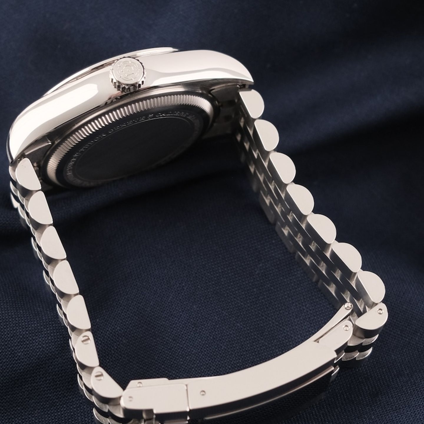 Tudor Black Bay 79660 (2026) - Blue dial 39 mm Steel case (5/8)