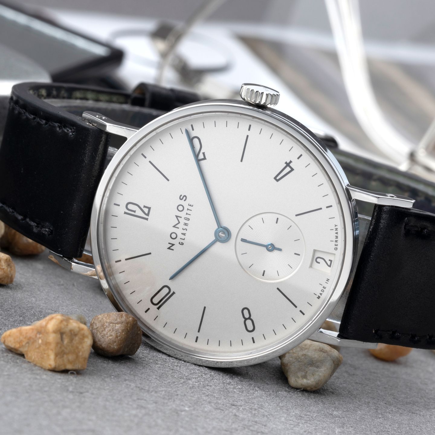 NOMOS Tangente 107 - (2/8)