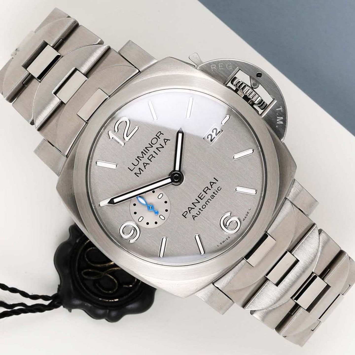 Panerai Luminor Marina PAM00978 (2019) - Silver dial 44 mm Steel case (1/8)