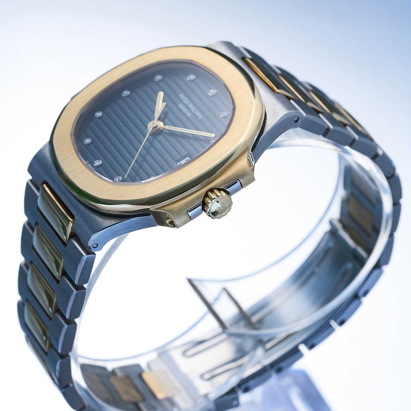 Patek Philippe Nautilus 3800/1 (1985) - Blauw wijzerplaat 39mm Goud/Staal (4/6)