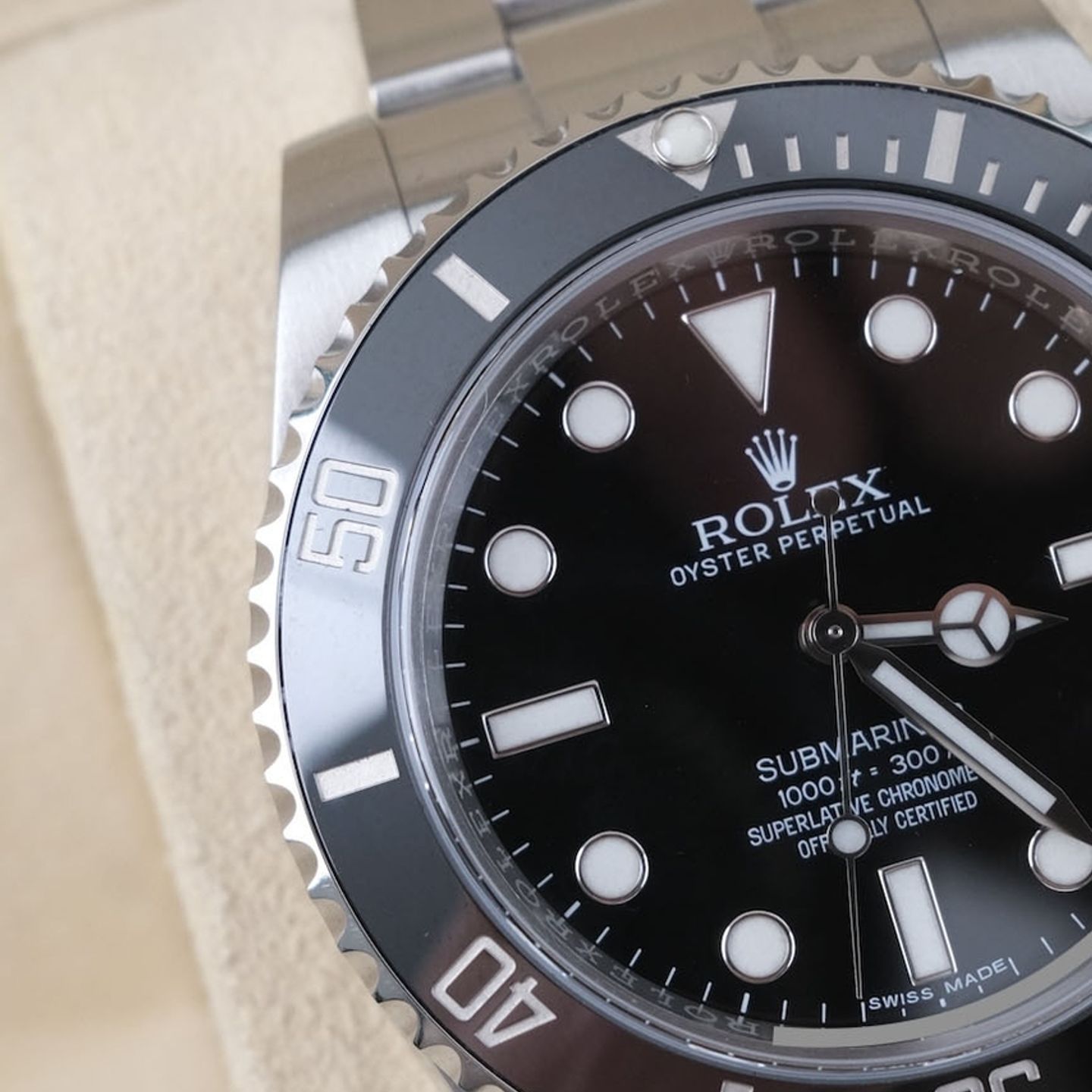 Rolex Submariner No Date 114060 (2016) - Black dial 40 mm Steel case (4/8)