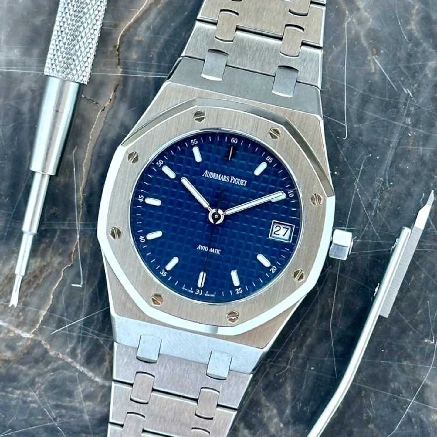 Audemars Piguet Royal Oak 14790 (2001) - Blauw wijzerplaat 36mm Staal (1/8)