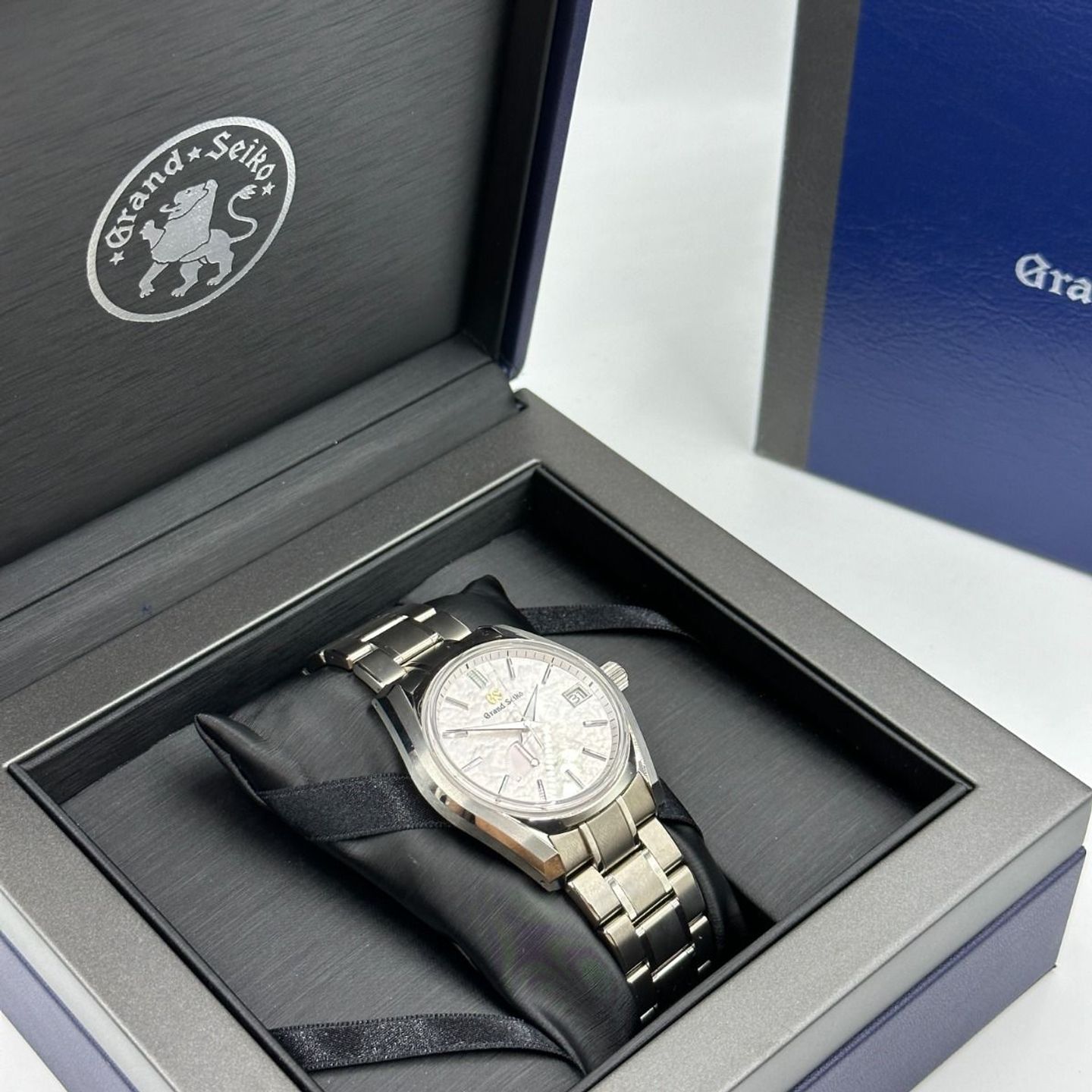 Grand Seiko Heritage Collection SBGA413G (2024) - Parelmoer wijzerplaat 40mm Staal (3/8)