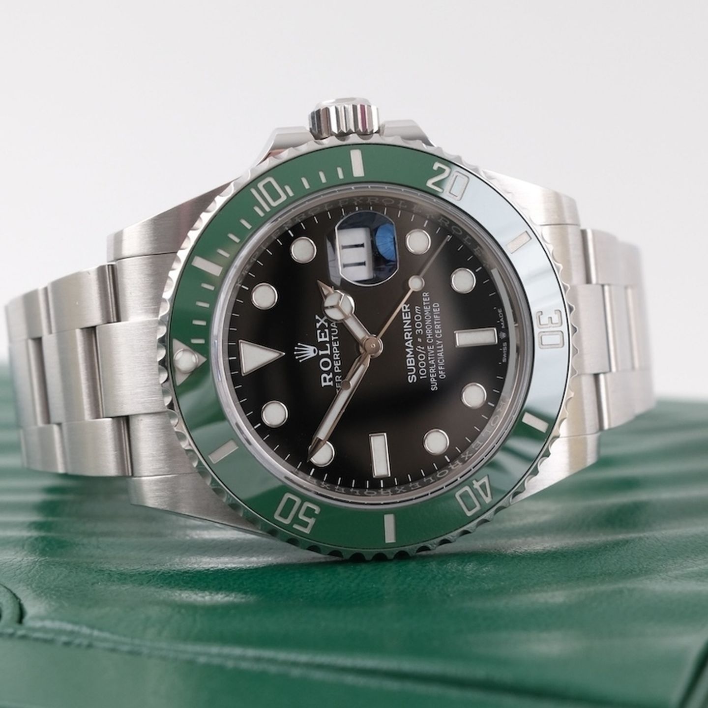 Rolex Submariner Date 126610LV - (4/8)