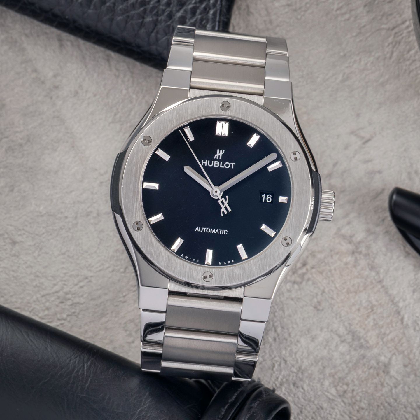 Hublot Classic Fusion 548.NX.1170.NX (Unknown (random serial)) - Black dial 42 mm Titanium case (1/8)