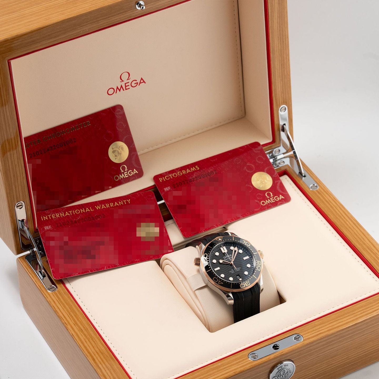 Omega Seamaster Diver 300 M 210.22.42.20.01.002 (2025) - Zwart wijzerplaat 42mm Staal (6/6)