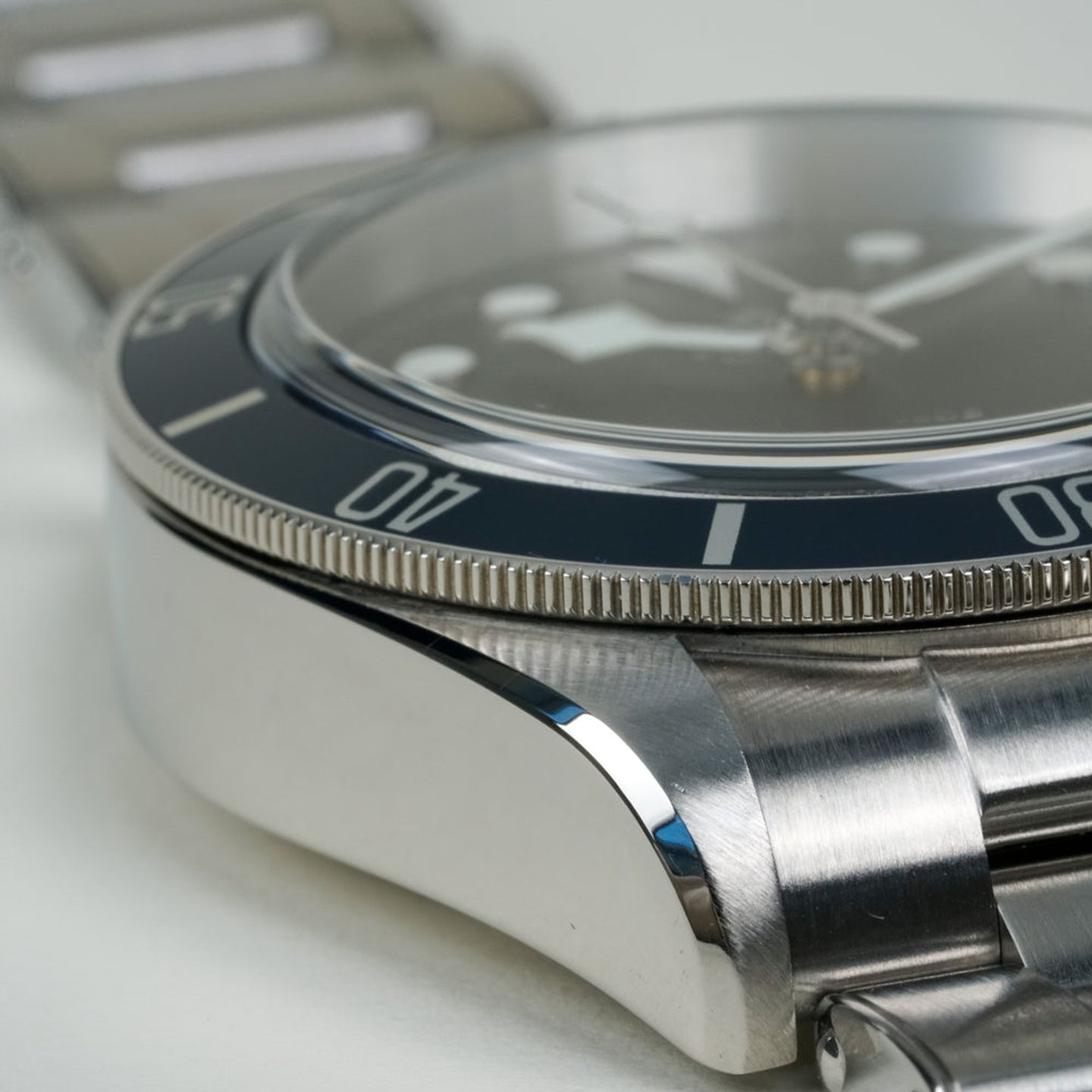 Tudor Black Bay 79230B (2024) - Black dial 41 mm Steel case (6/8)