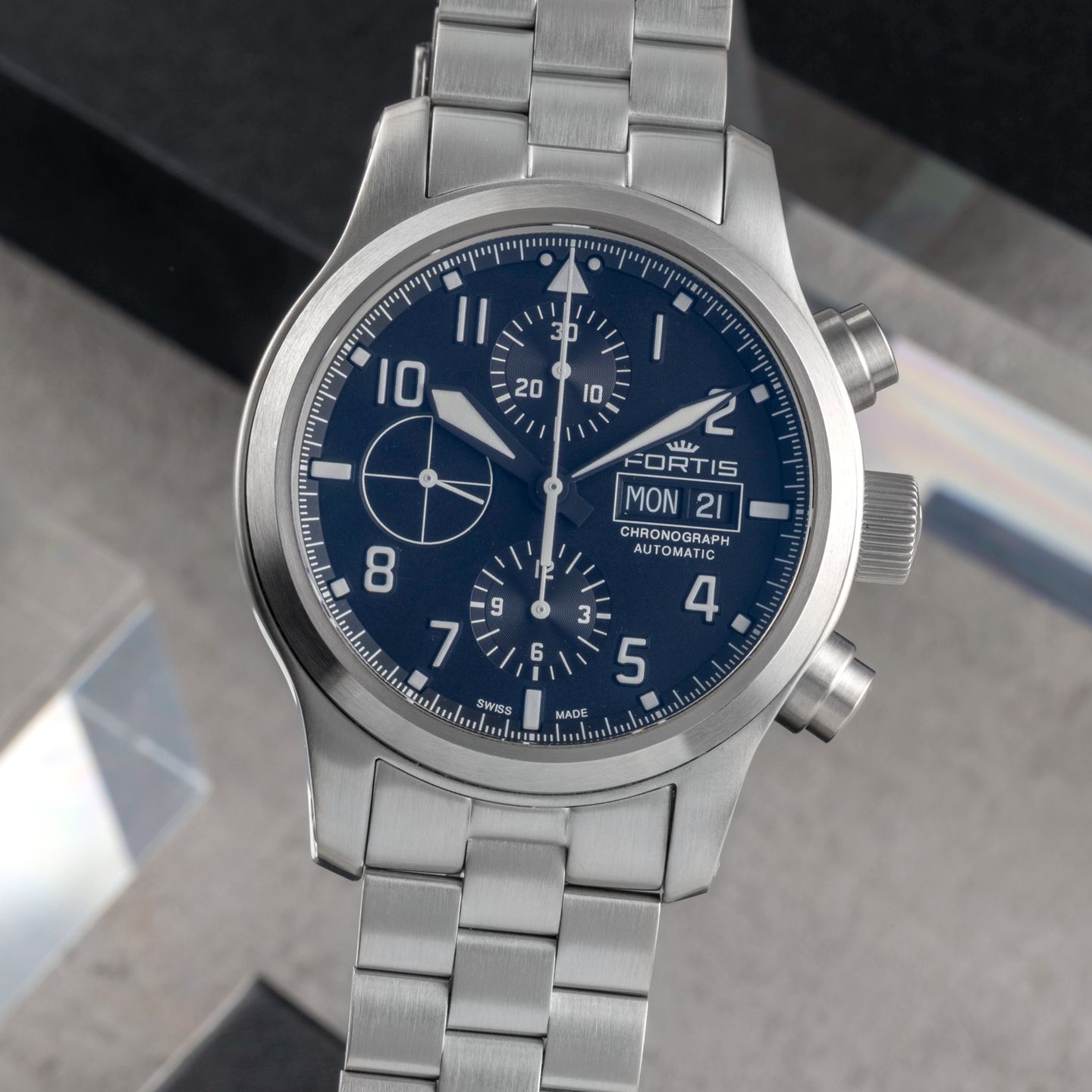 Fortis Chronograph Cosmonauts 656.10.141 (2022) - Black dial 42 mm Steel case (3/8)