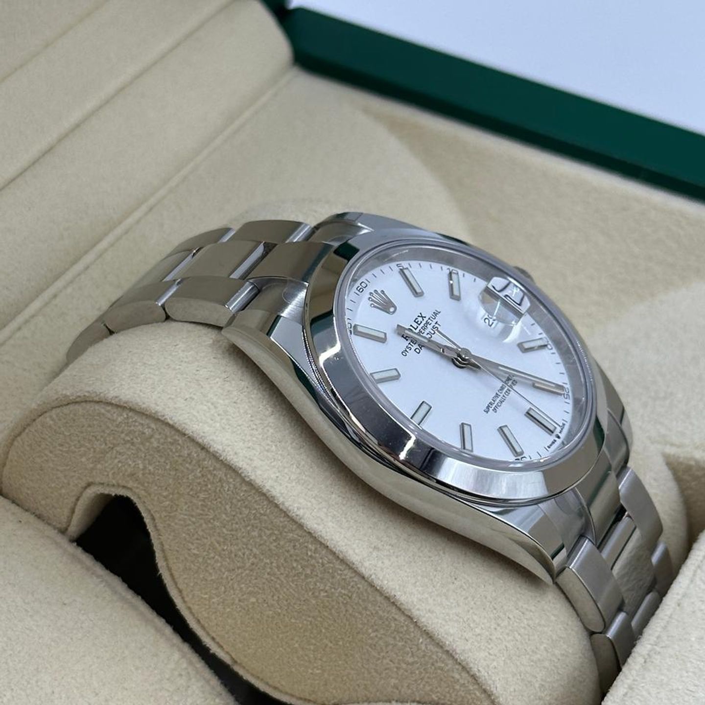 Rolex Datejust 126300 - (6/10)