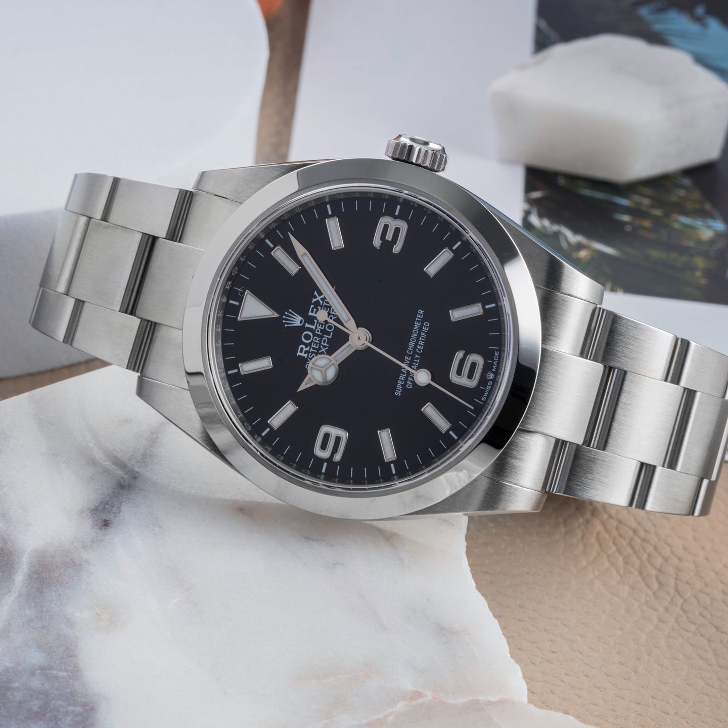 Rolex Explorer 224270 (Onbekend (willekeurig serienummer)) - Zwart wijzerplaat 40mm Staal (2/8)